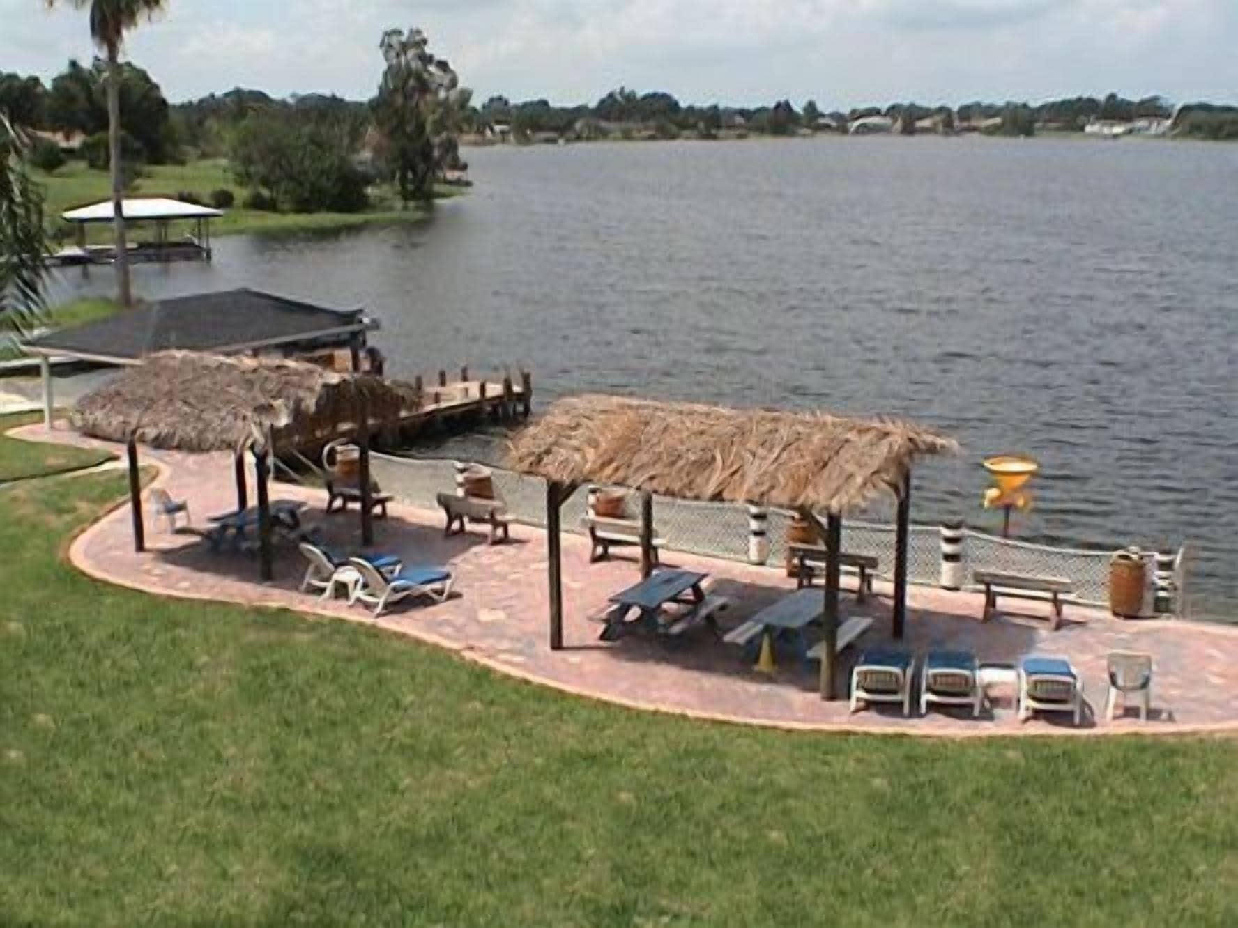 Playa Lake Roy Beach Inn