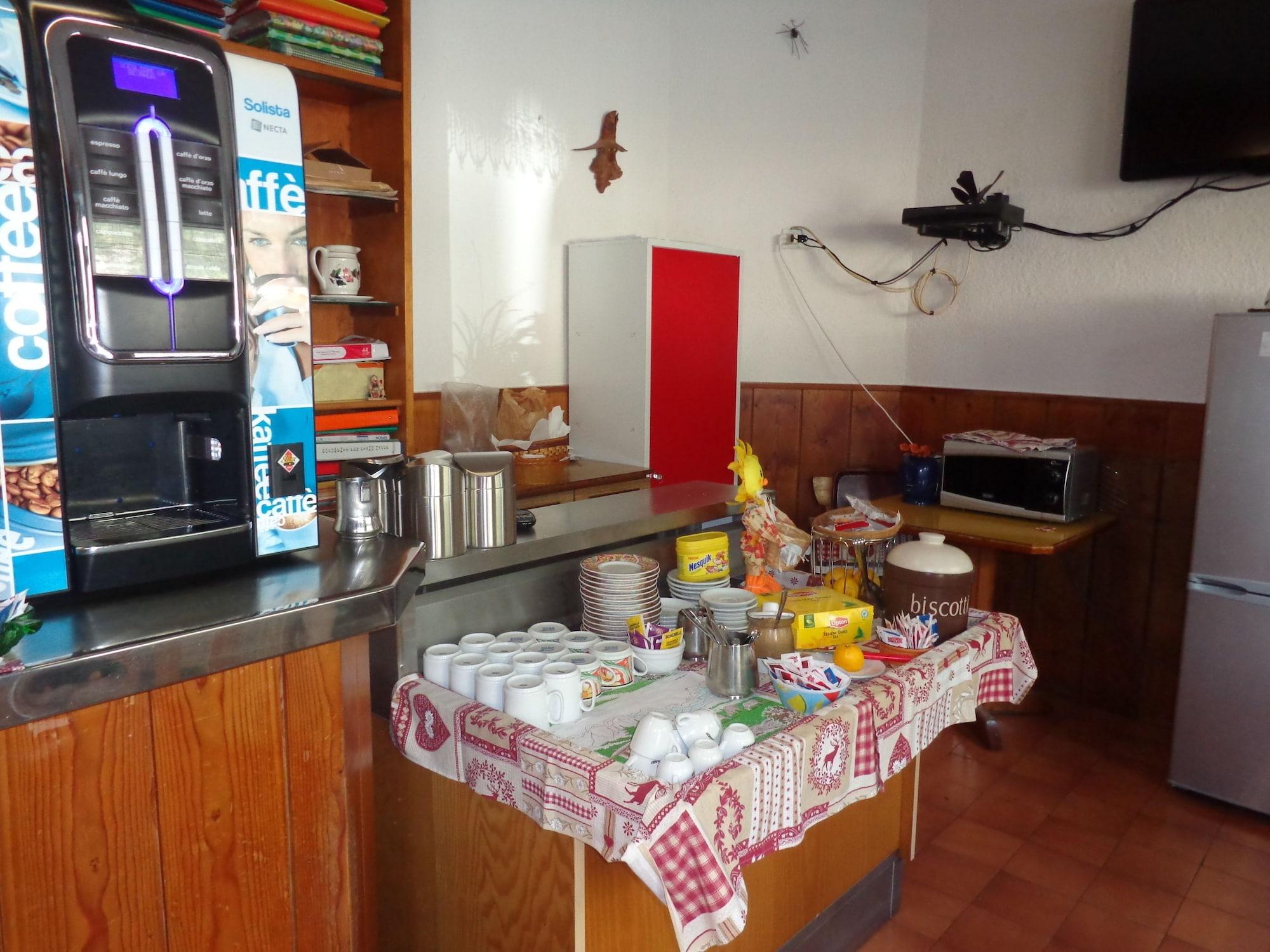 Bar/Salón Garnì Astor