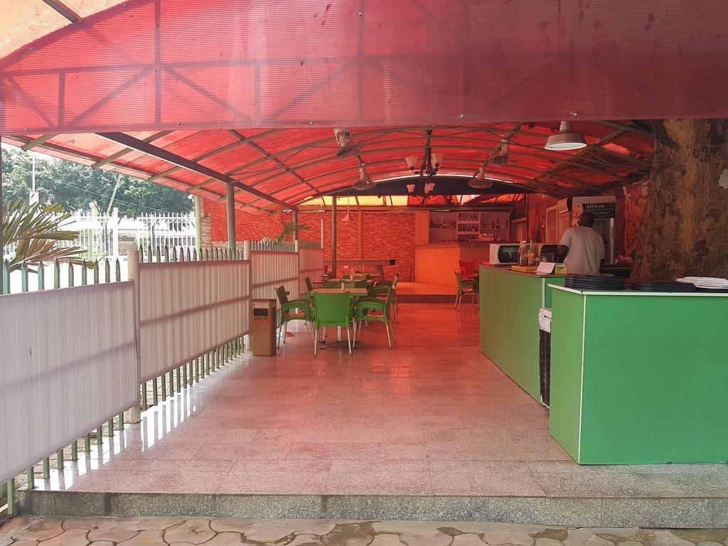 Bar/Salón Eddy Vic Hotel