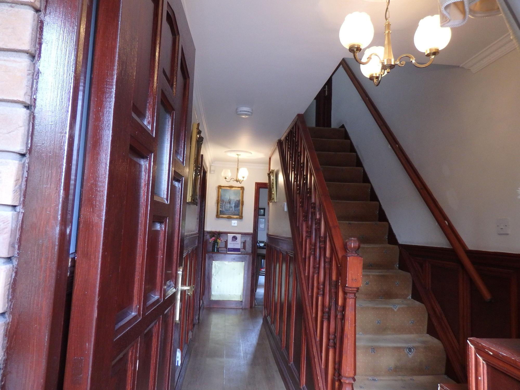 Vista Lobby Hay Lane Lodge