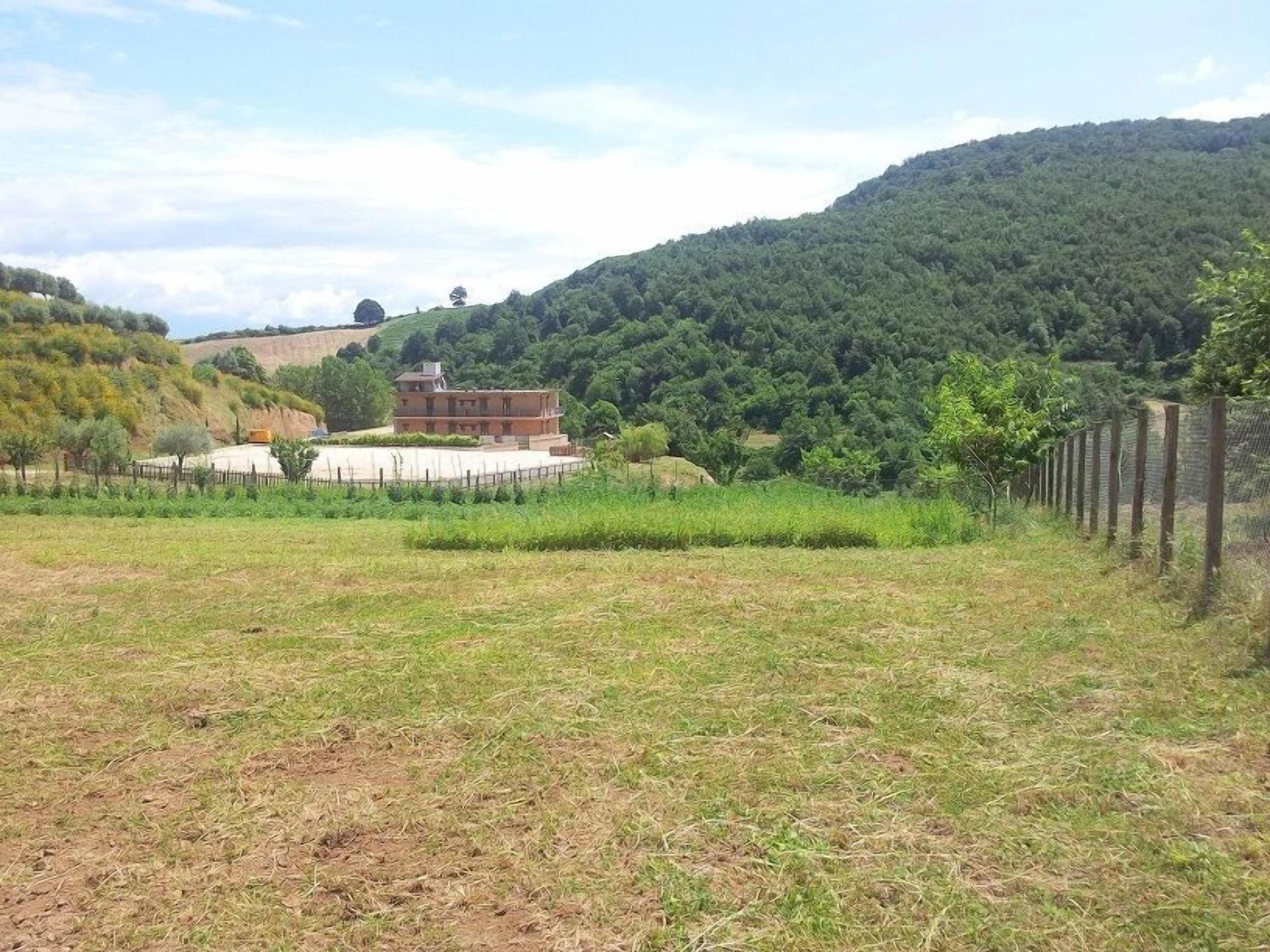 Vista Exterior Agriturismo La Rocca dei Briganti