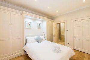 Alquiler Vacacional - City centre, self catering apartment with parking.