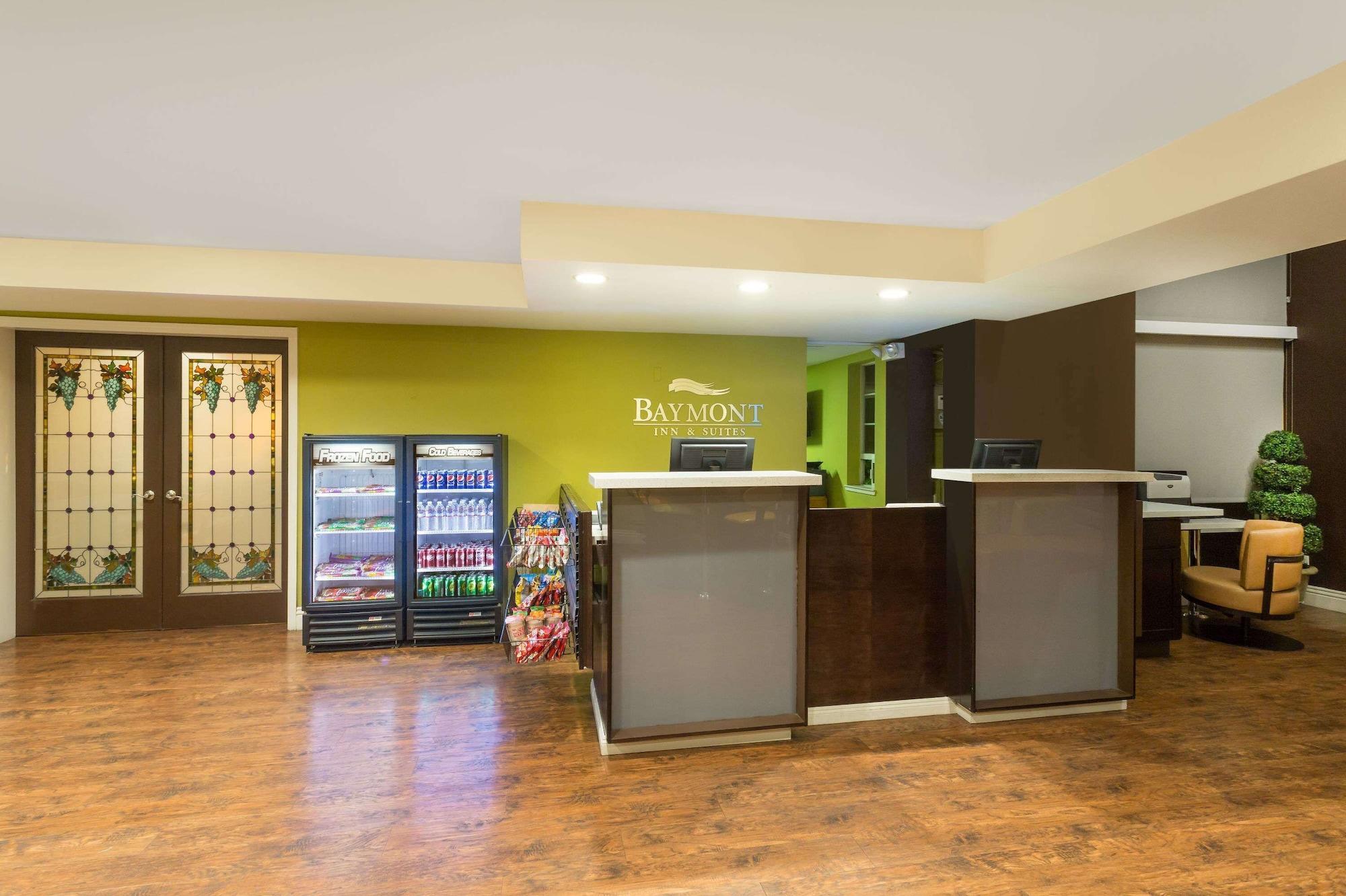 Vista Lobby Baymont by Wyndham Modesto Salida