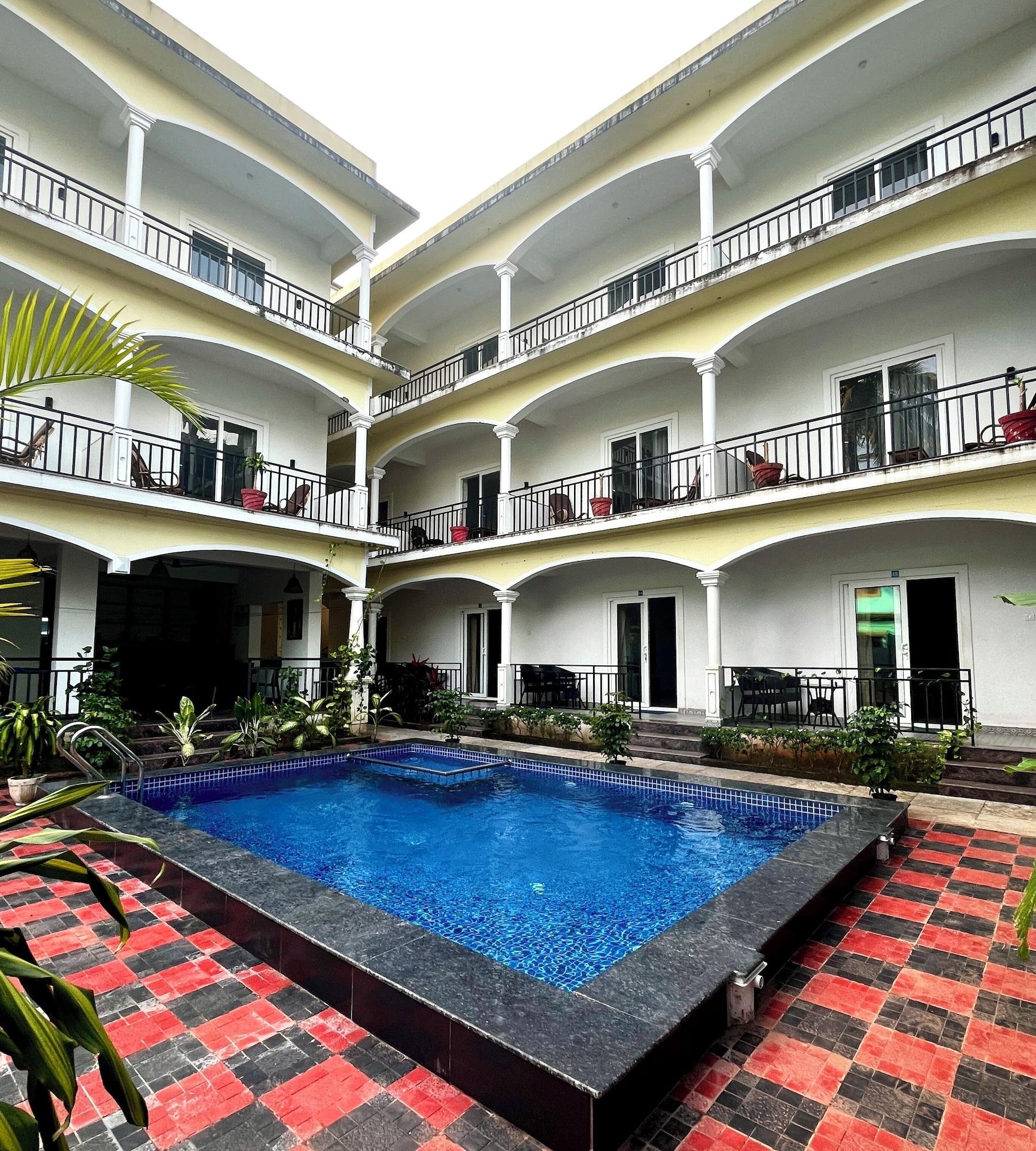 Vista Piscina Morjim Sunset Hotel