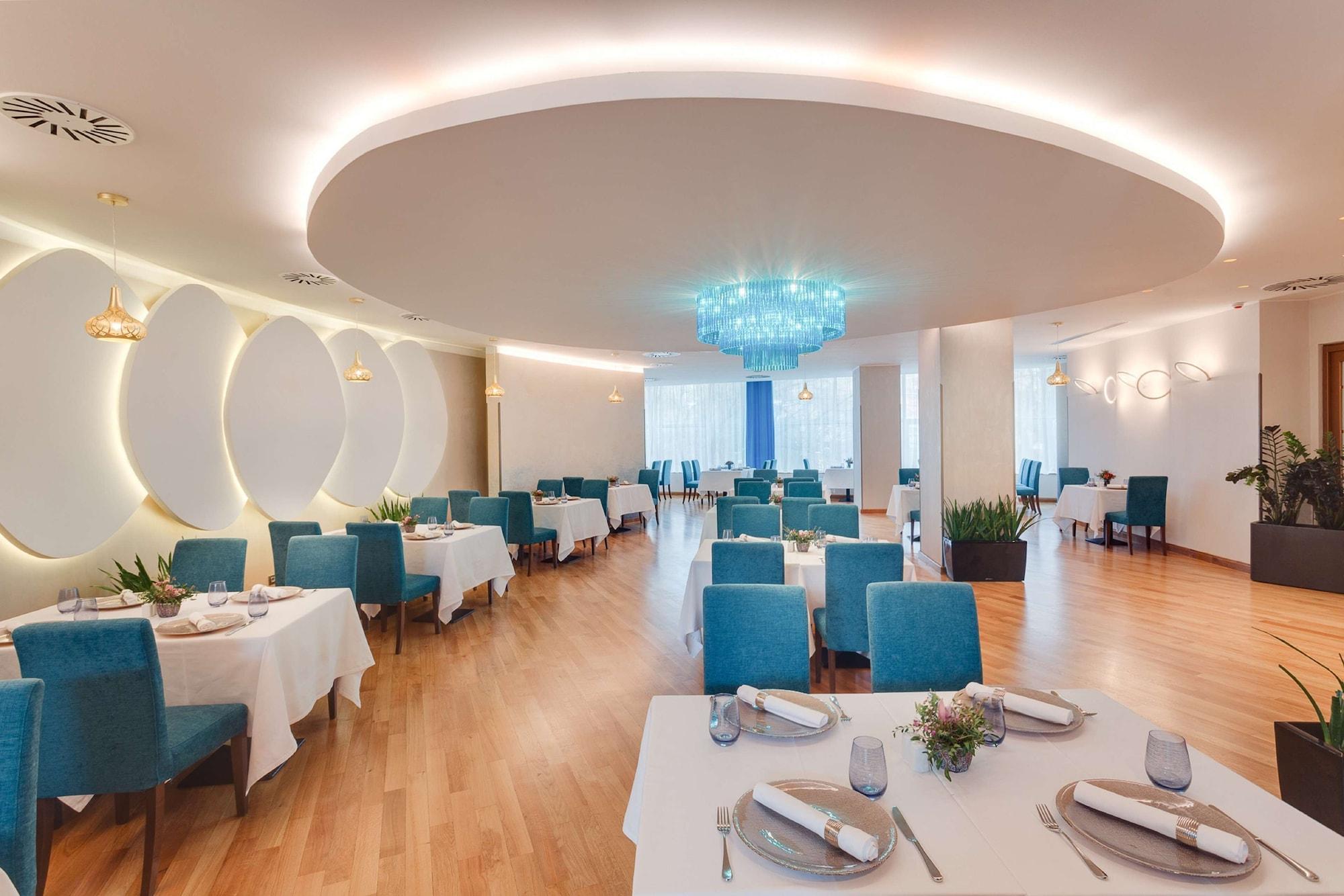 Restaurant DoubleTree by Hilton Cluj – City Plaza