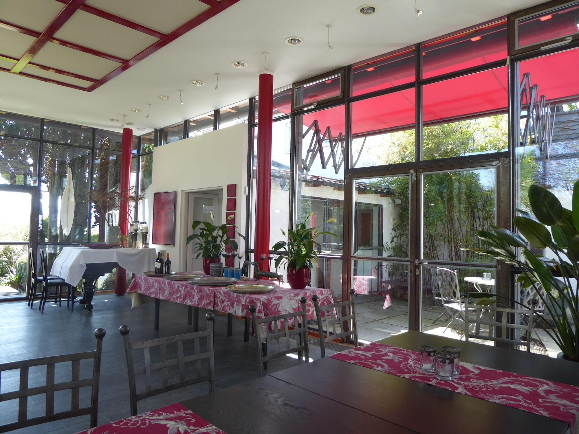 Salón de Baile Am Eichholz Galerie & Art Hotel