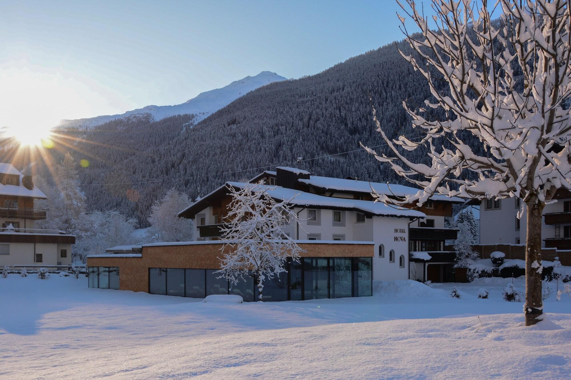 Vista Exterior Hotel Nova