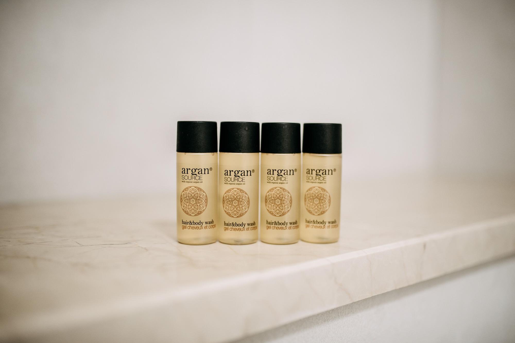 Equipamiento de Habitación Kala Luxury rooms by DuHomes