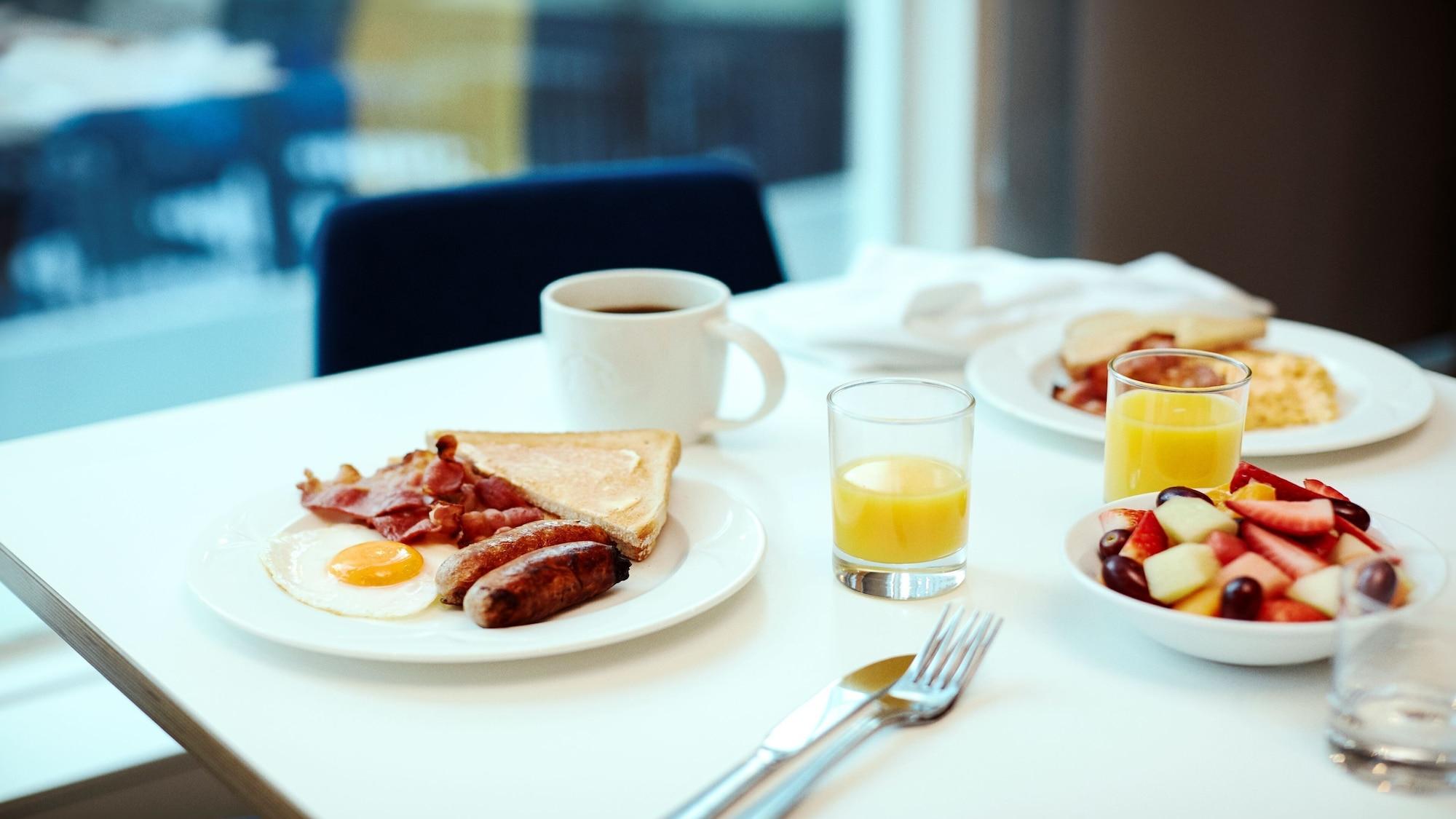 Restaurant Holiday Inn Express Long Island City E New York by IHG