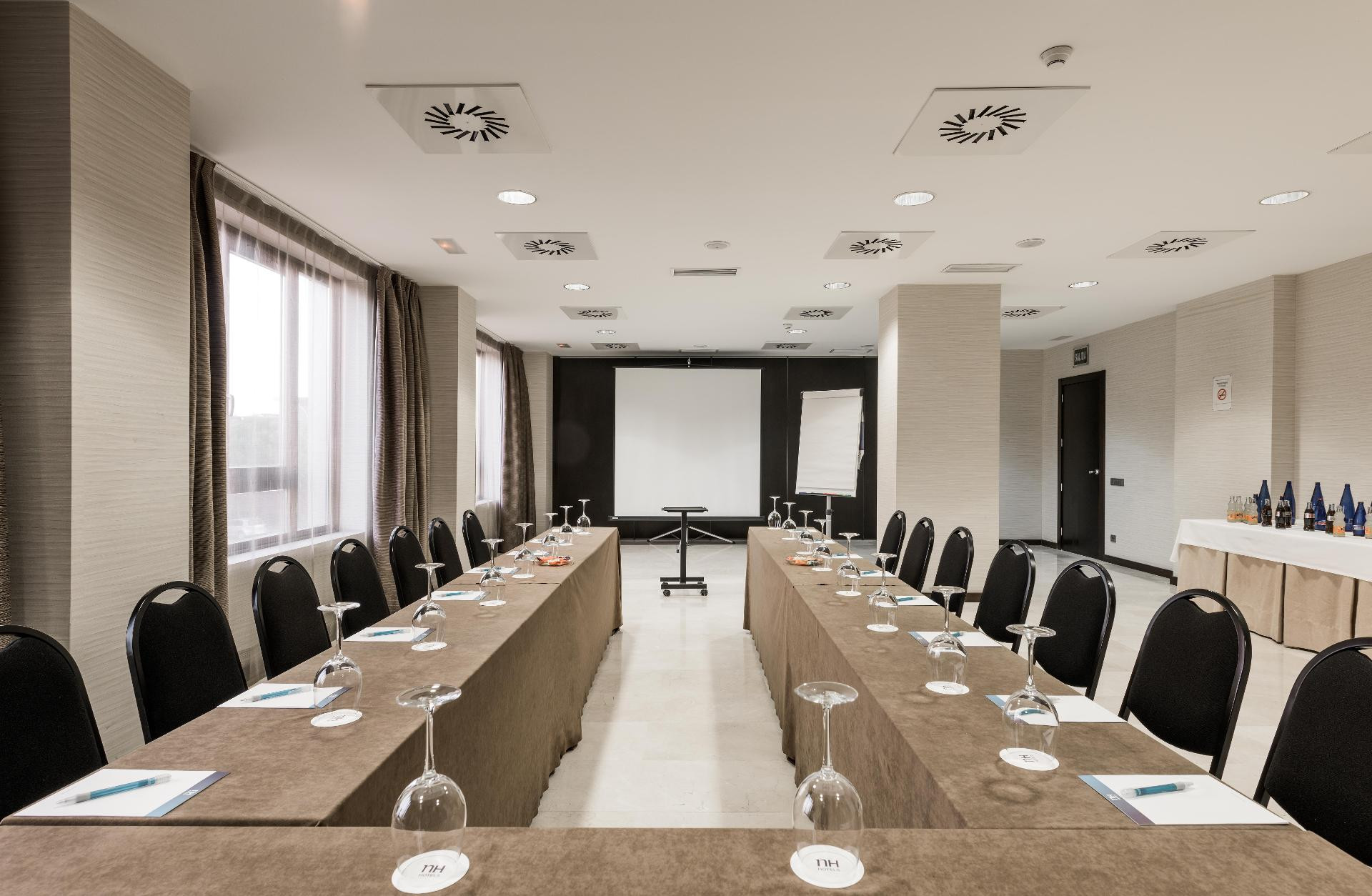Sala de Reuniones NH Valladolid Bálago