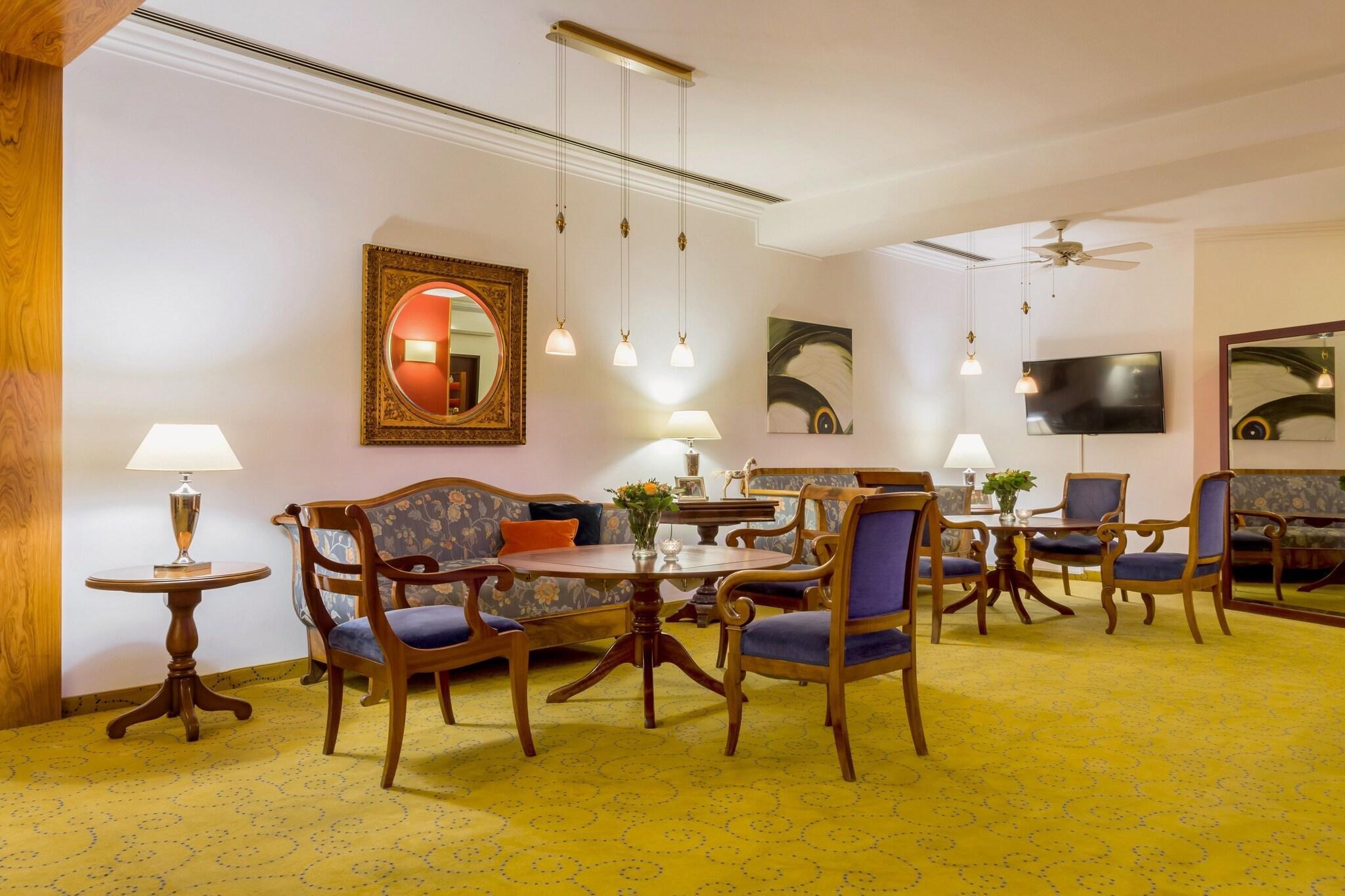 Vista Lobby Central Hotel