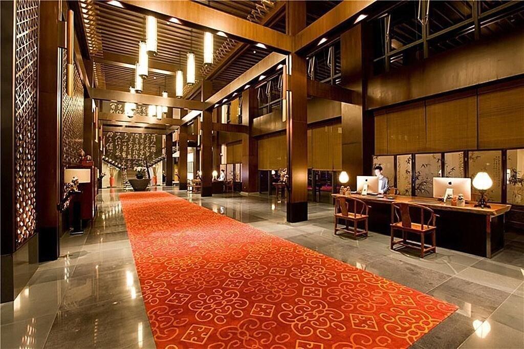 Vista Lobby Mont Aqua Resort