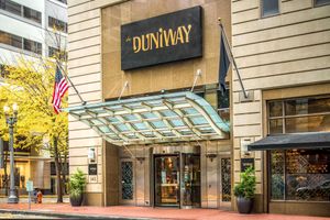 Alojamiento - The Duniway Portland A Hilton Hotel