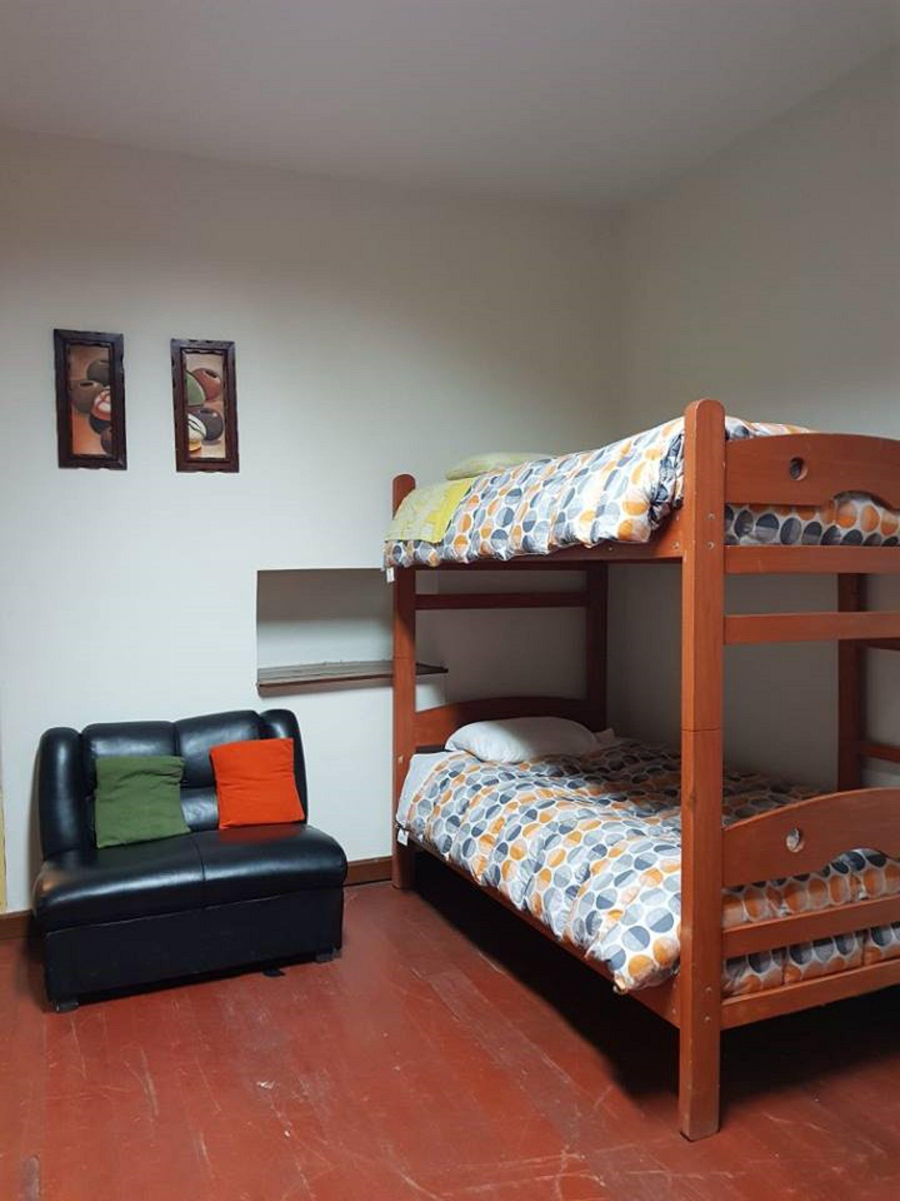 Varios The Embassy - Backpackers