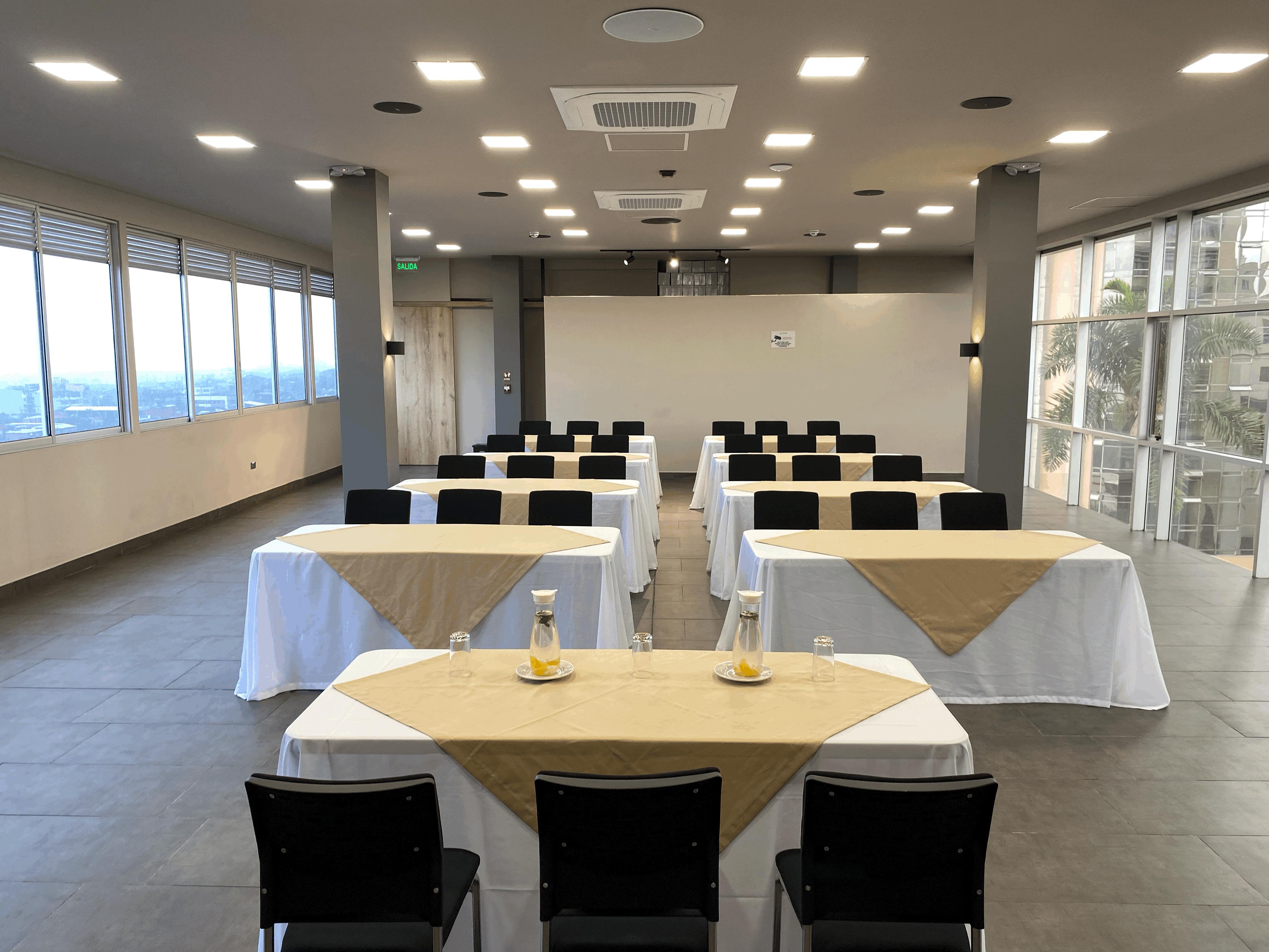 Sala de Reuniones Giluxe Hotel