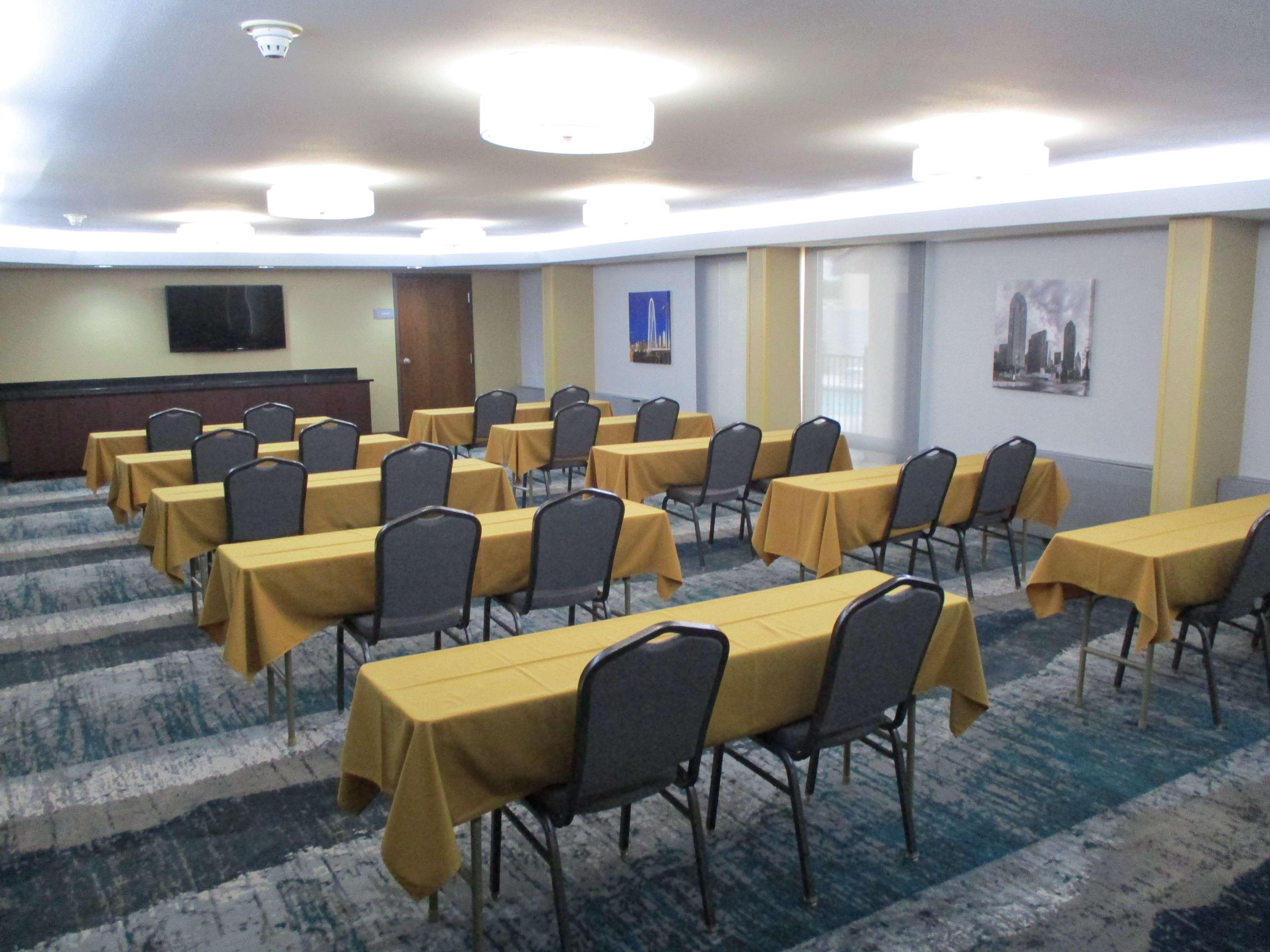 Centro de Negocios Best Western Plus Dallas Love Field North