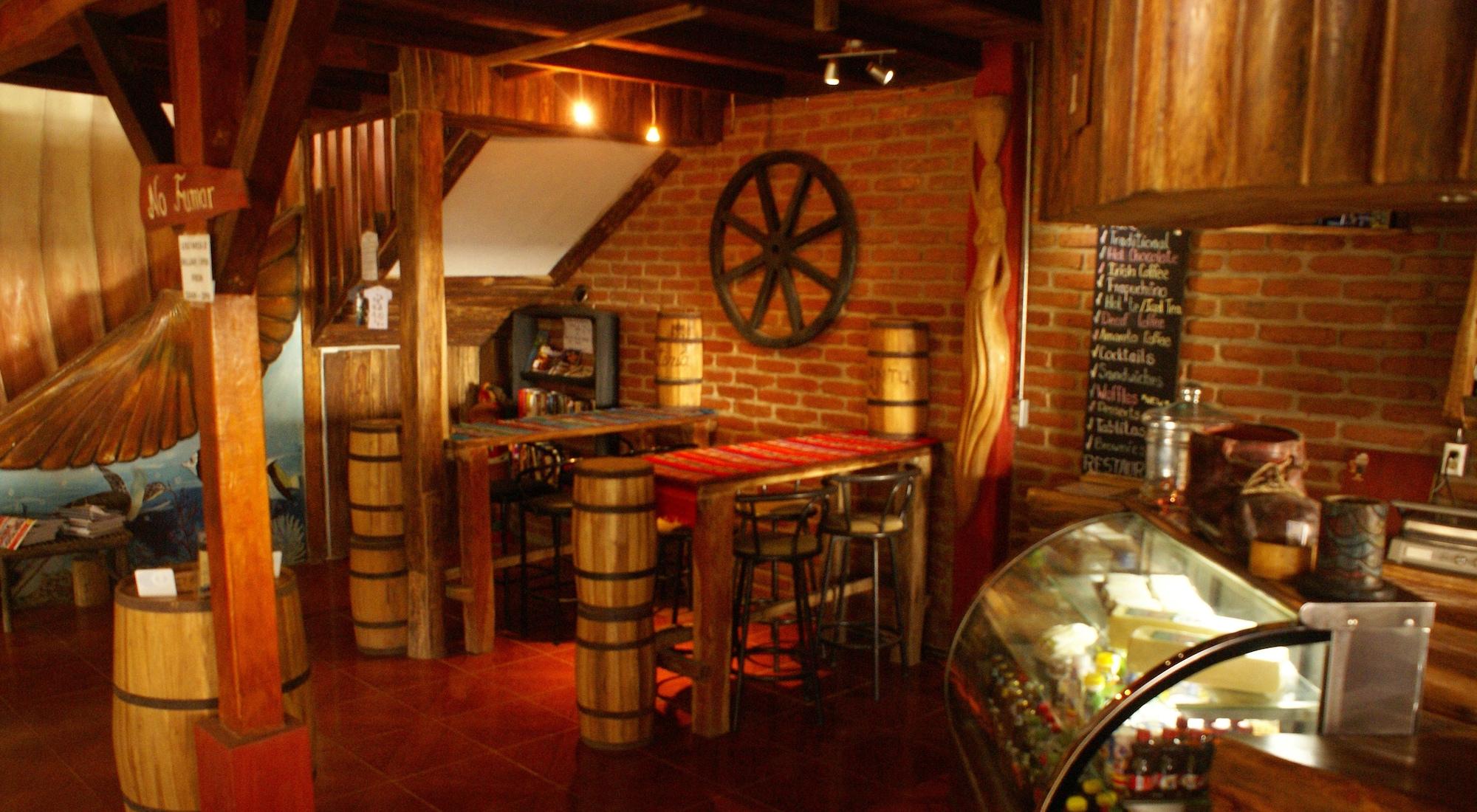 Bar/Salón Hotel Hosteria Nantu