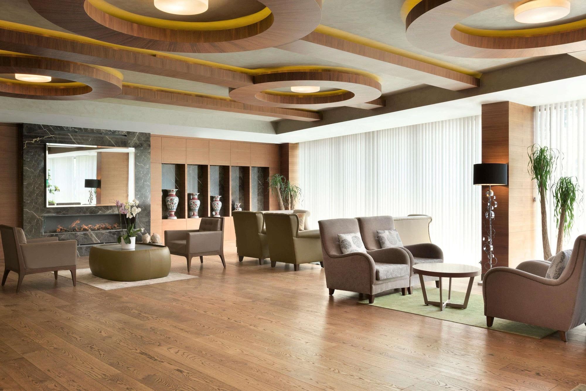 Vista Lobby Ramada by Wyndham Gemlik