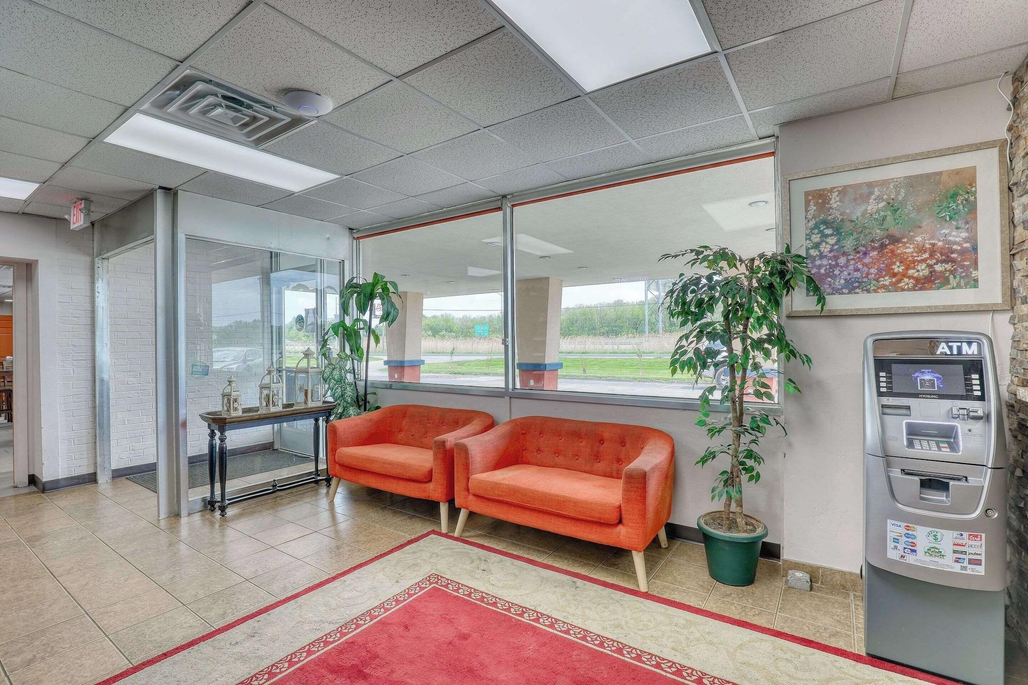 Vista Lobby Econo Lodge Neenah