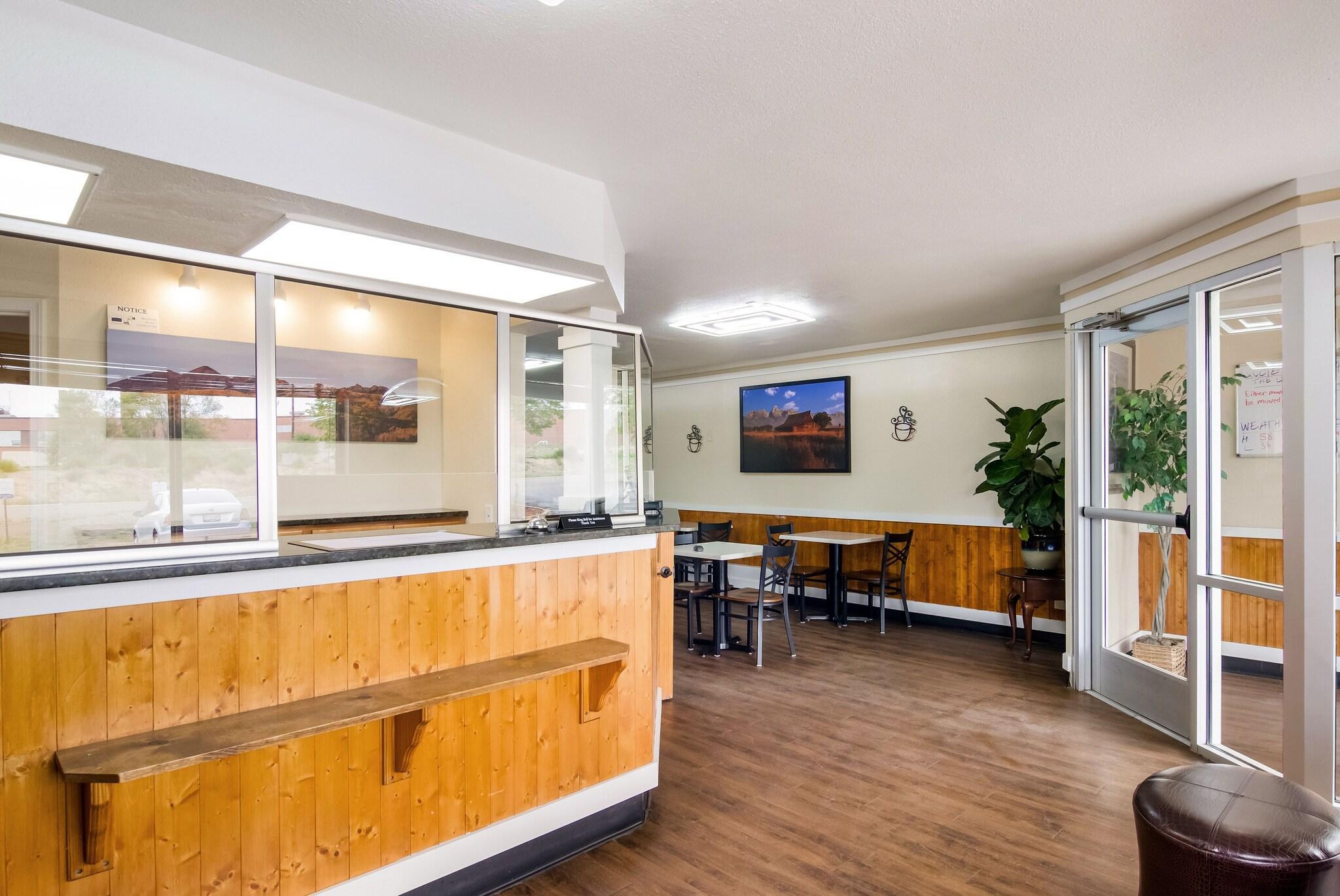 Vista Lobby Rodeway Inn Greeley