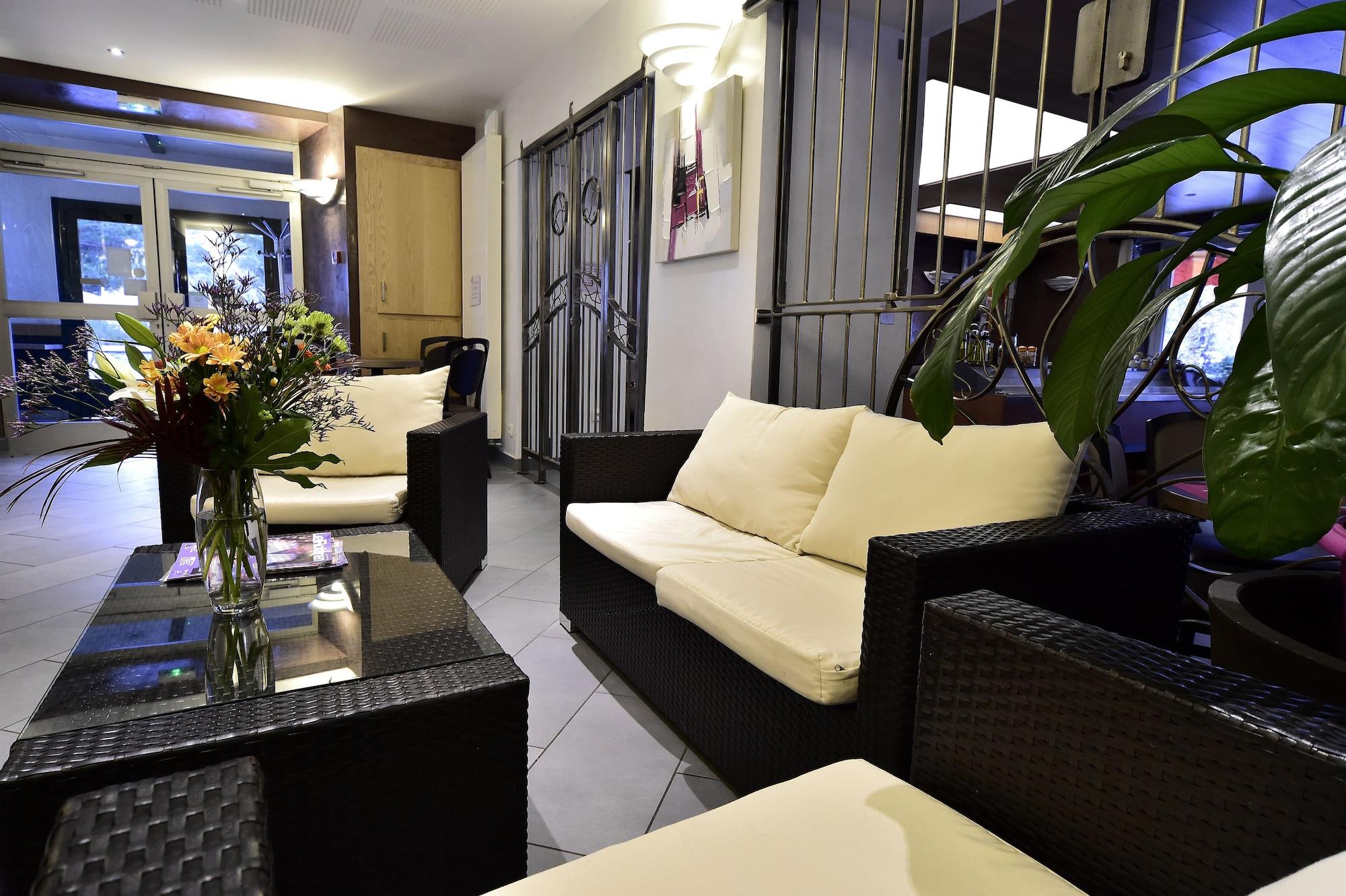 Bar/Salón Hotel Lacour