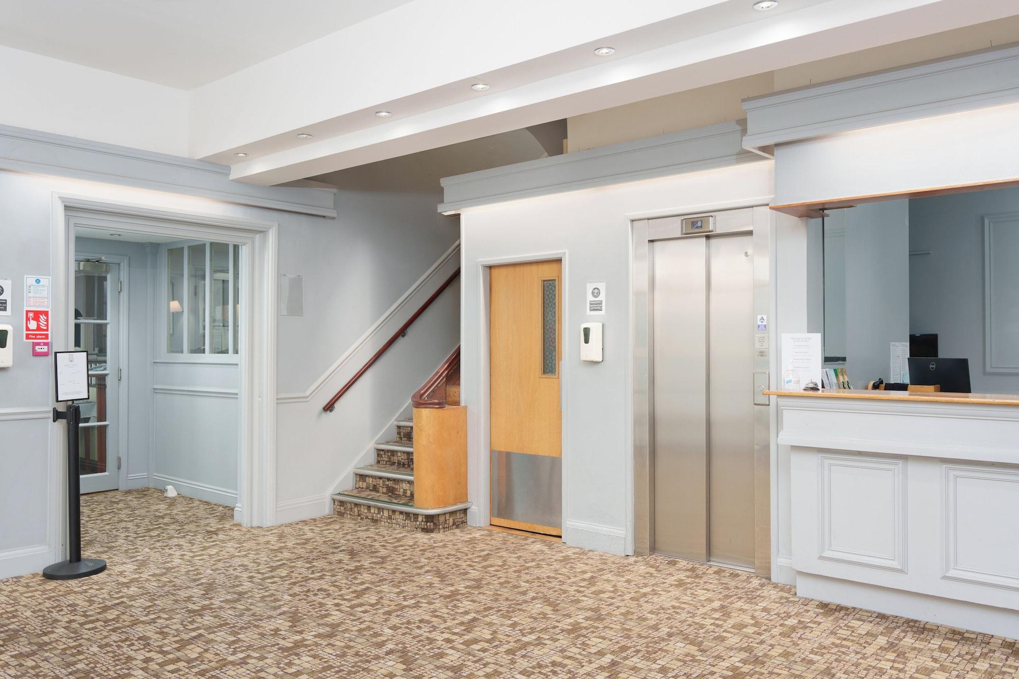 Vista Lobby Trouville Hotel by Compass Hospitality