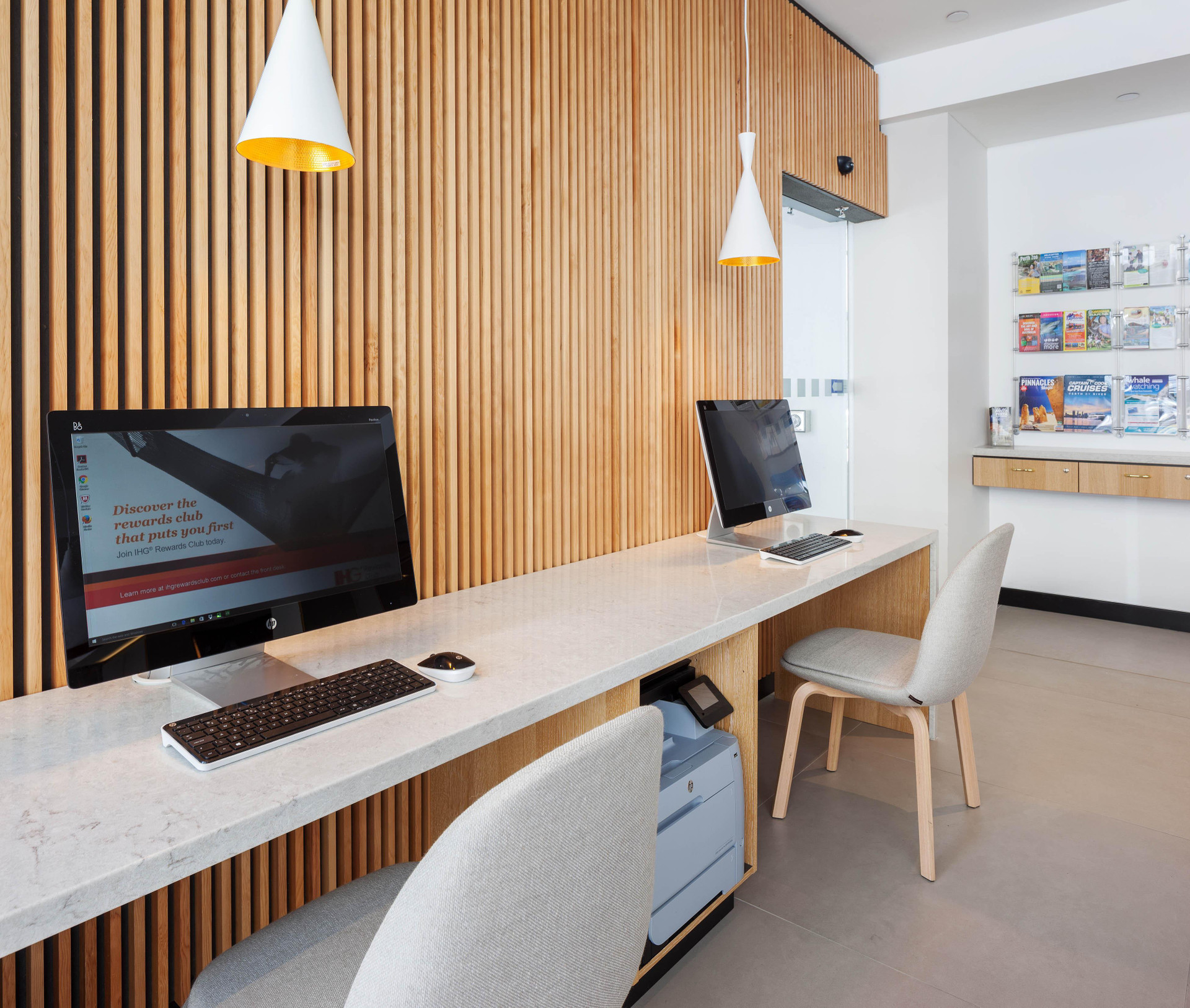 Vista Exterior Holiday Inn Perth City Centre by IHG