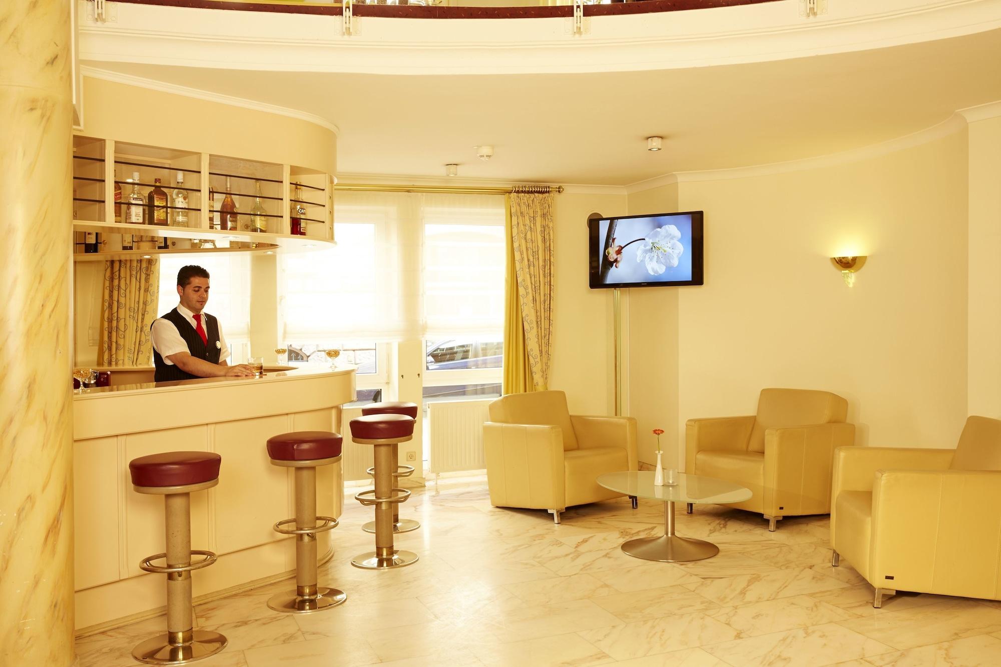 Bar/Salón H+ Hotel Stade Herzog Widukind