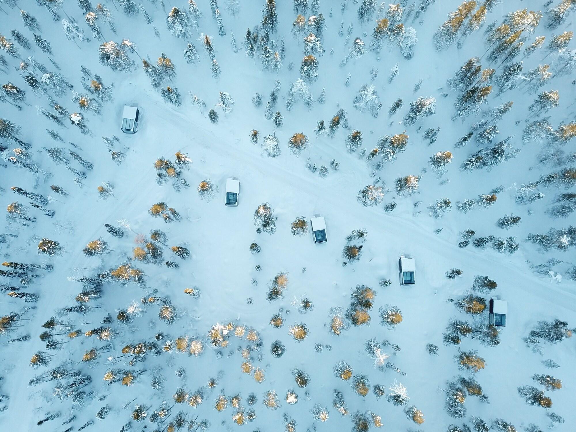 Vista Exterior Arctic Skylight Lodge