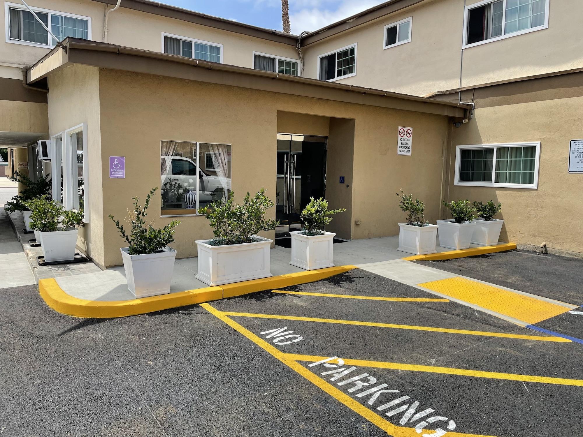 Vista Exterior Grand Inn