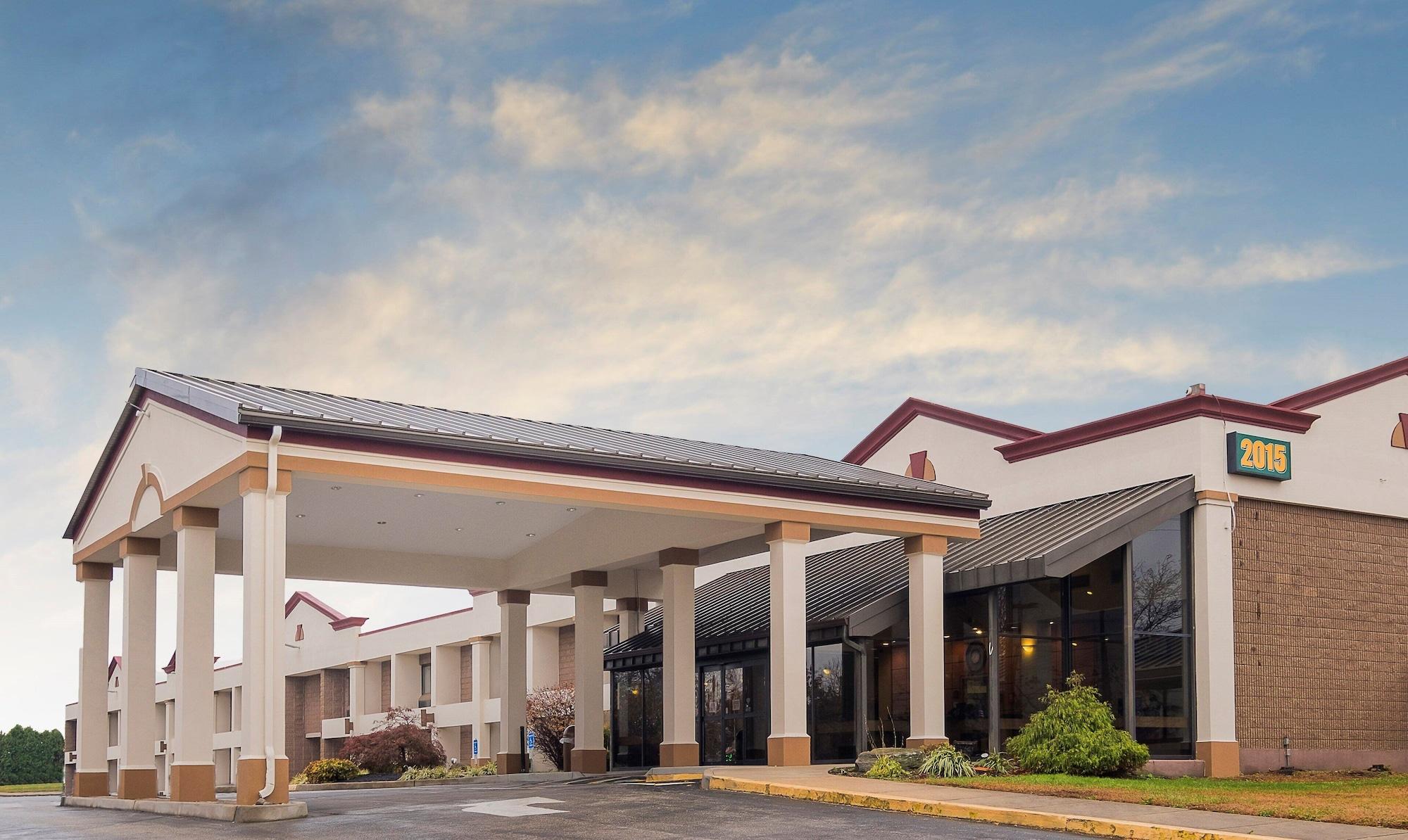 Vista Exterior Red Roof Inn & Suites Mt Holly - McGuire AFB
