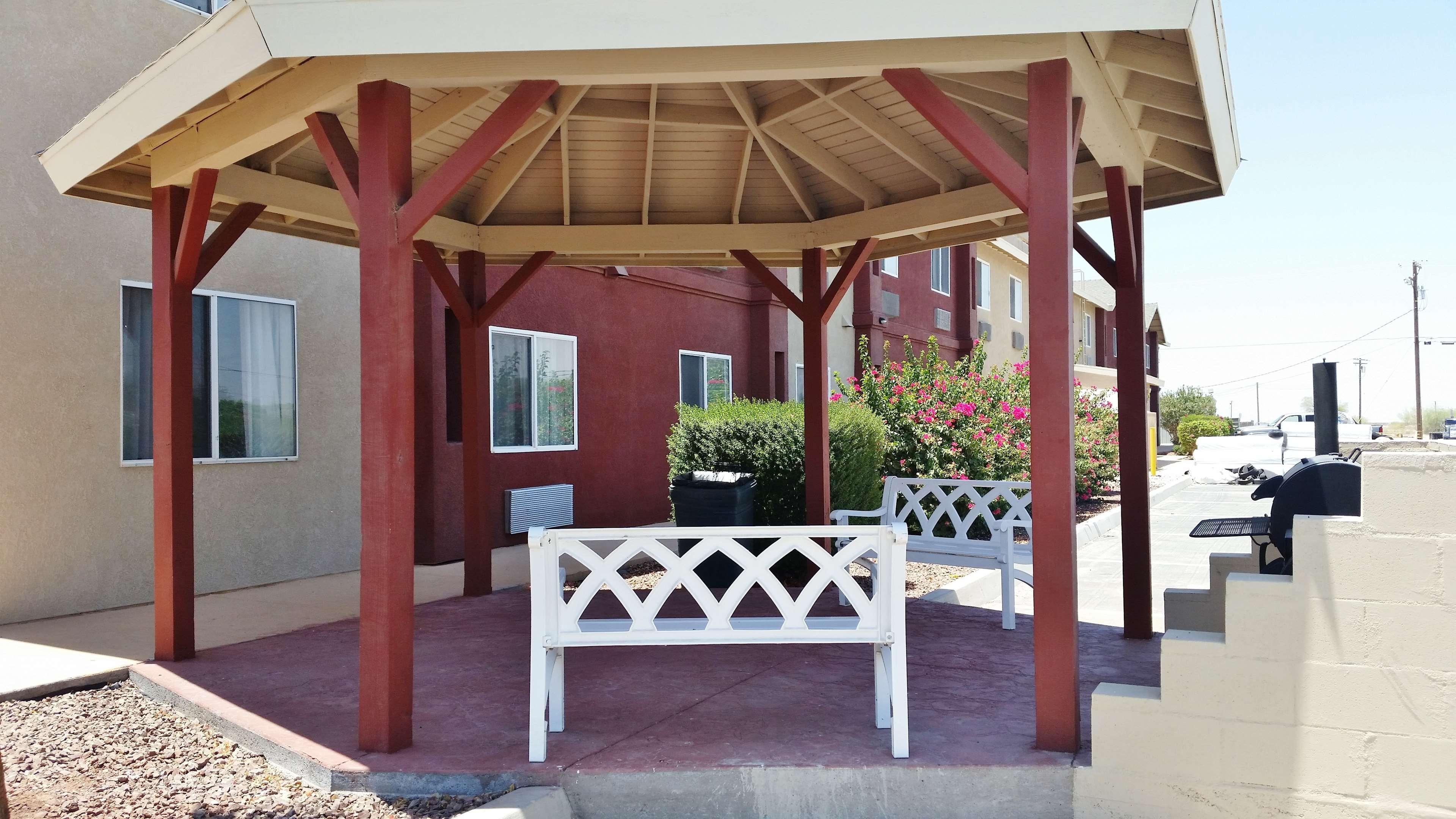 Vista Exterior Americas Best Value Inn Westmorland