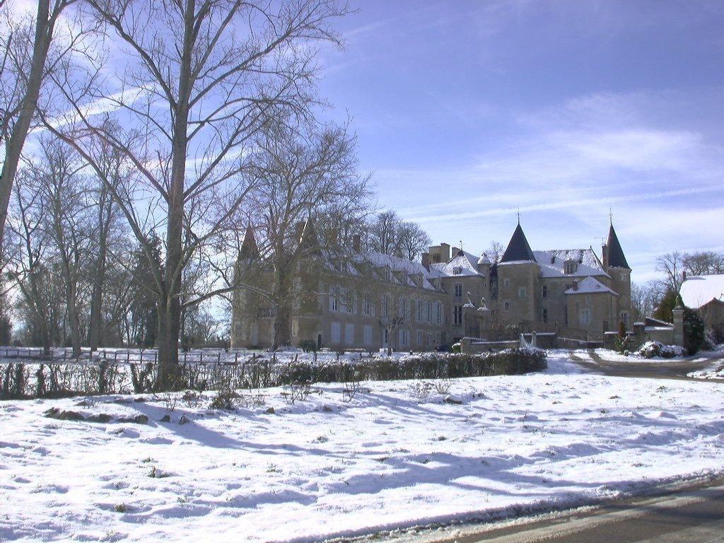 Vista Exterior Château d'Island Avallon Vézelay