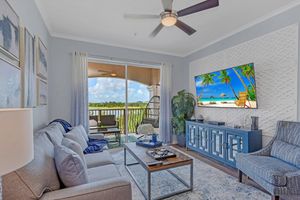 Alquiler Vacacional - Condo w/ Prime View of Lake, Pool & Fireworks!