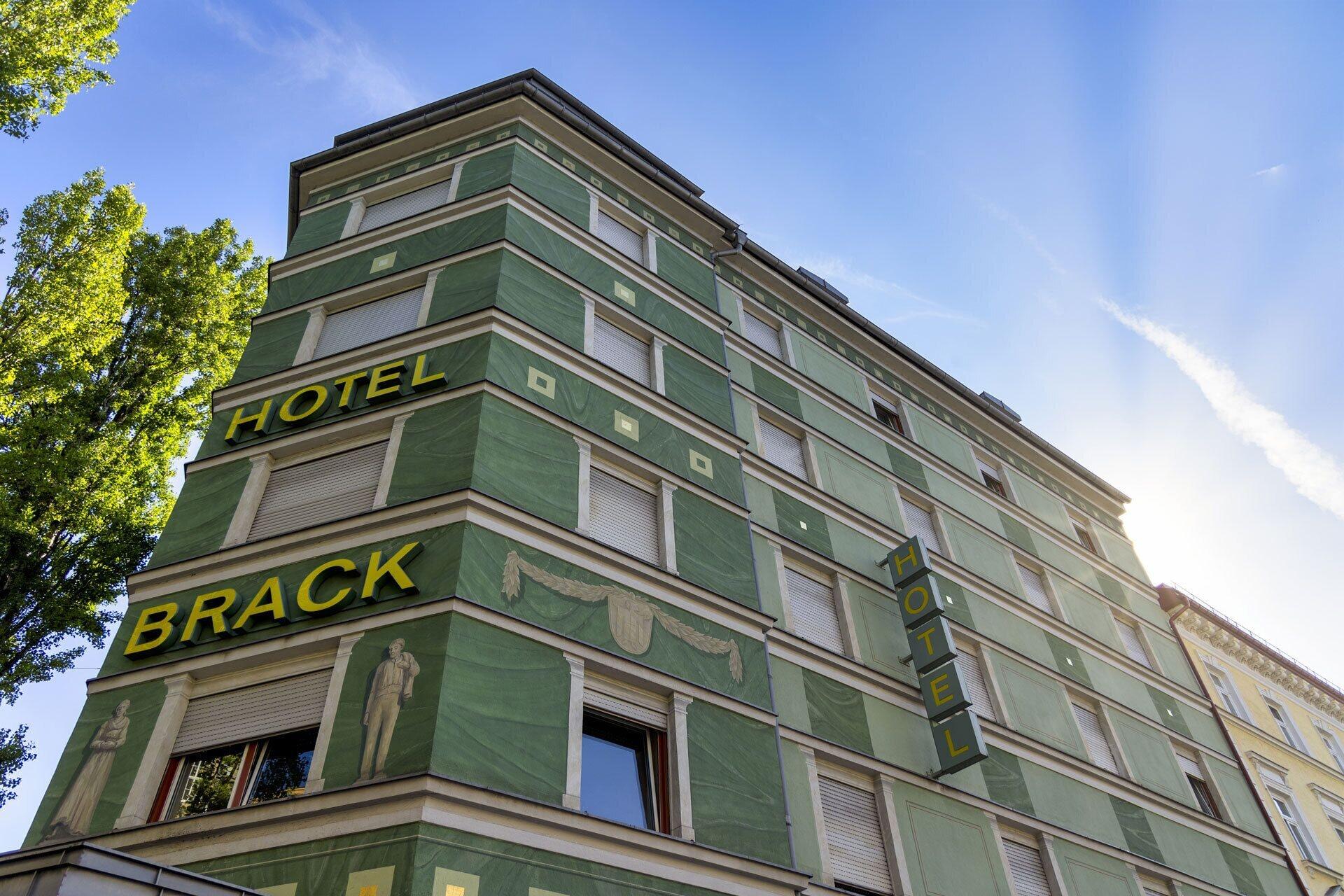 Vista Exterior Hotel Brack