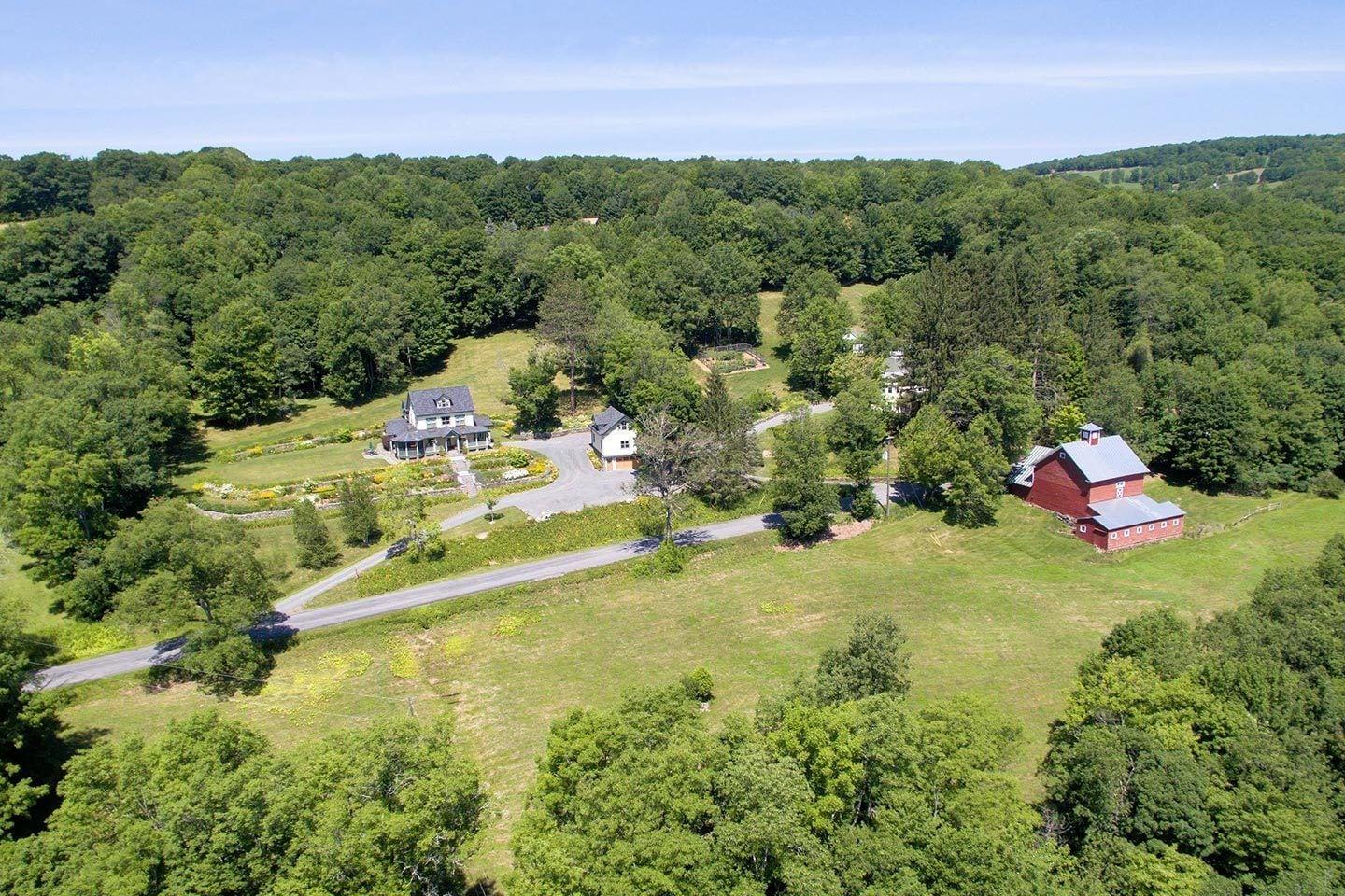 Vista Exterior Breezy Hill Inn