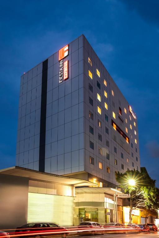 Vista Exterior FIESTA INN EXPRESS MONTERREY CENTRO