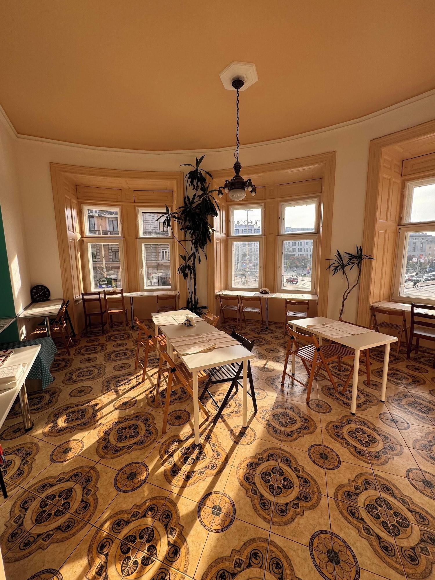 Restaurant Omega Guesthouse Budapest