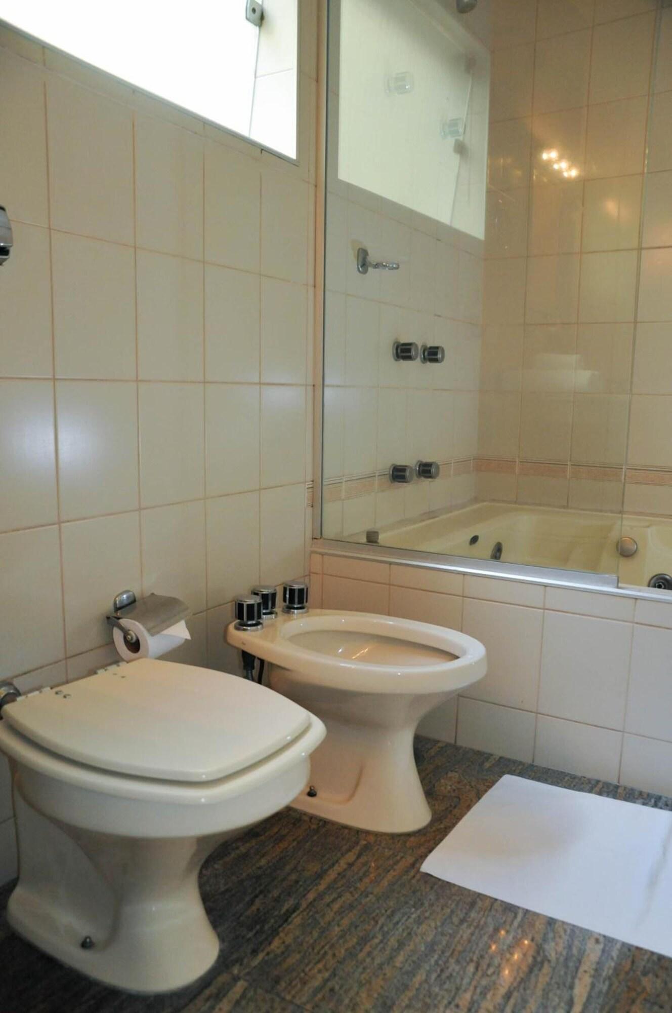 Equipamiento de Habitación Interplaza Hotel