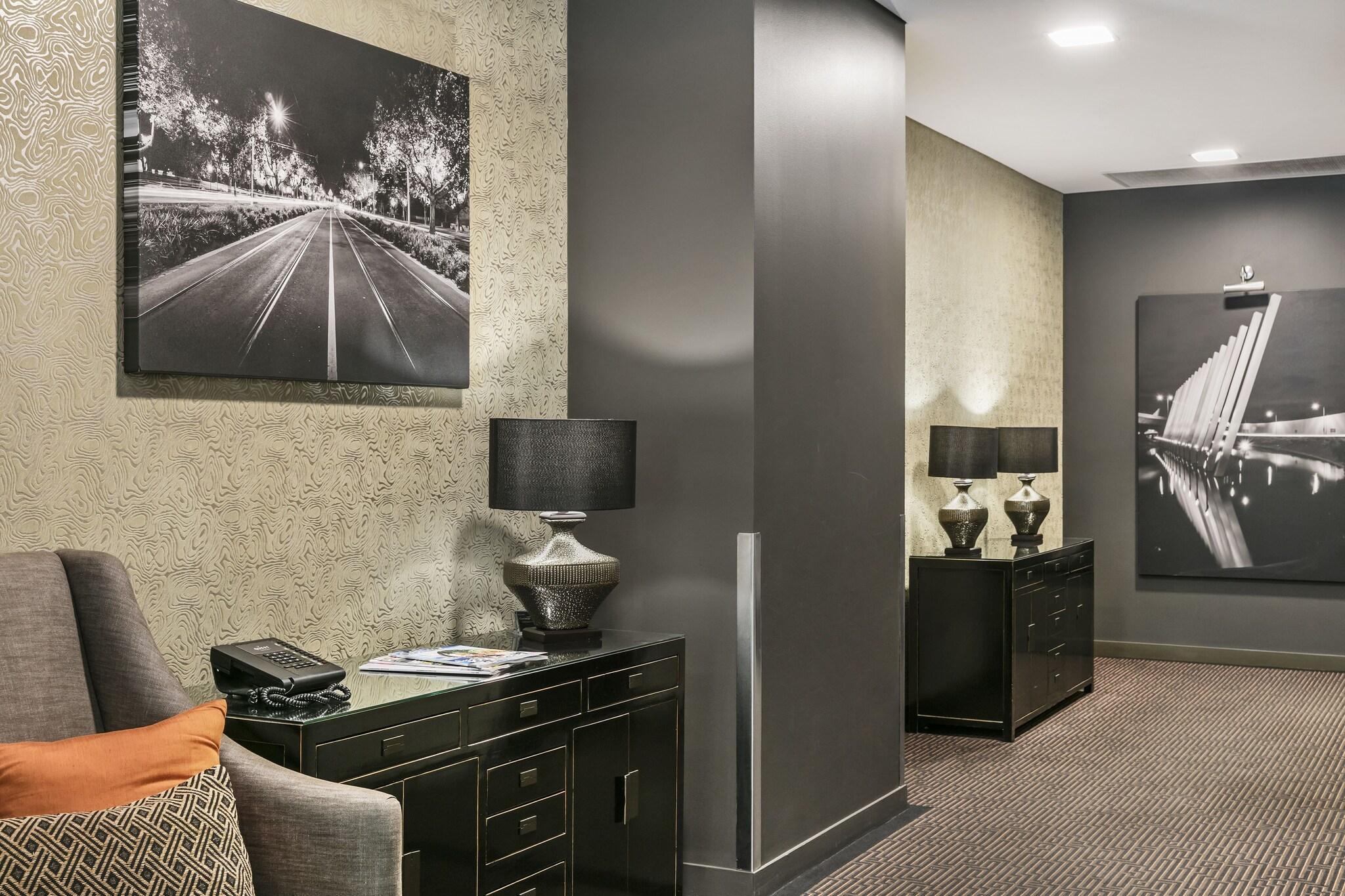 Vista Lobby Quest Docklands