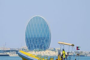 Actividad - Barcos amarillos (45 minutos) Tour por la Corniche