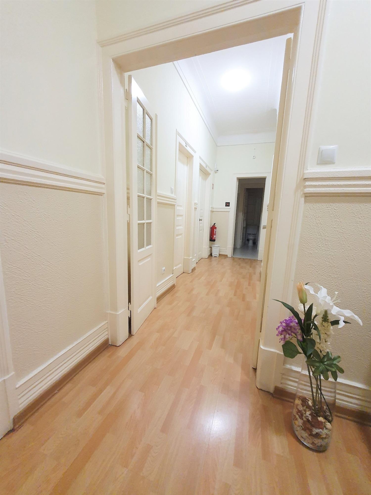 Varios MIDIS - Local Accommodation