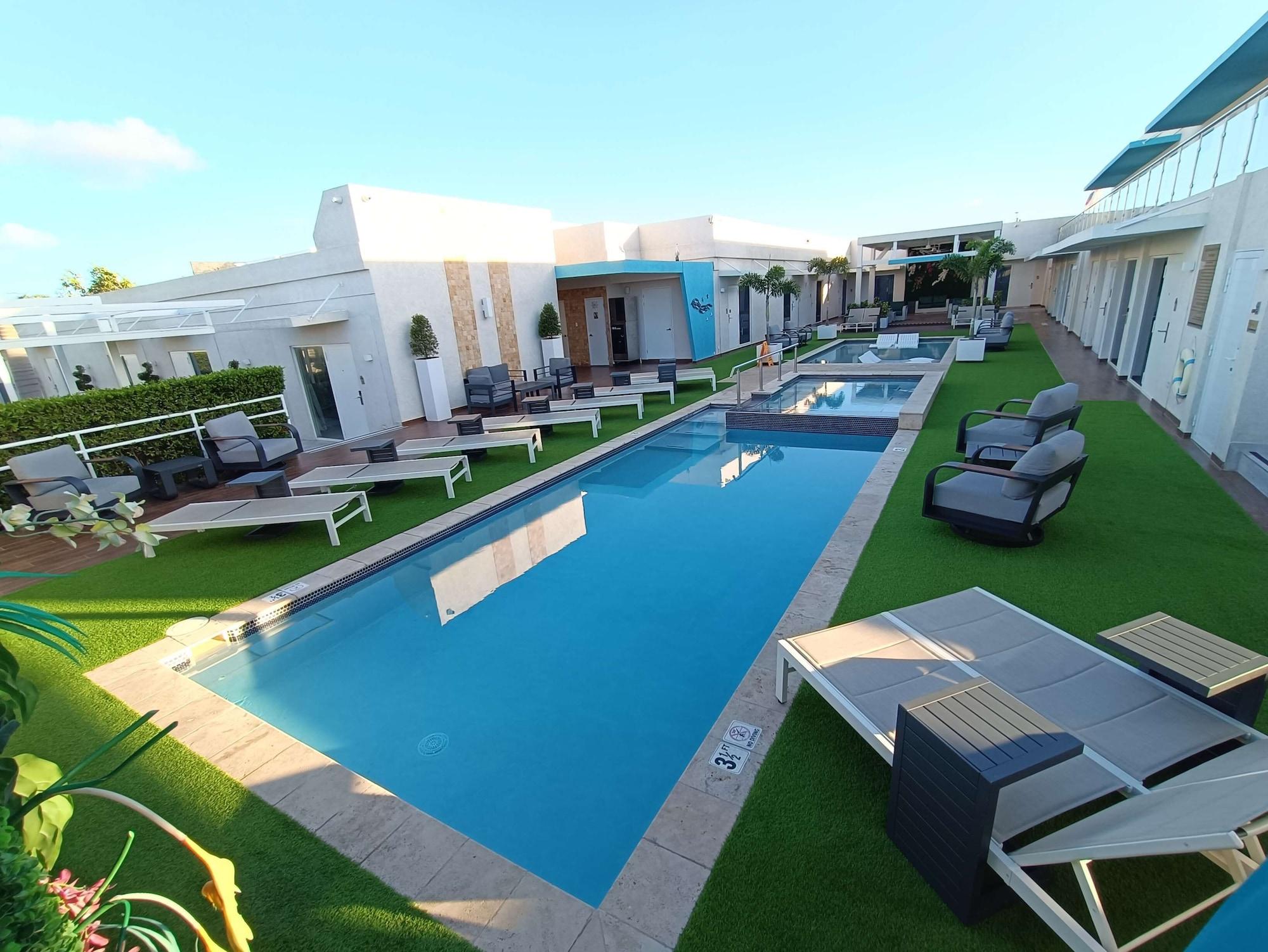 Vista Piscina Aruba Boutique & Art Hotel, Adults Only