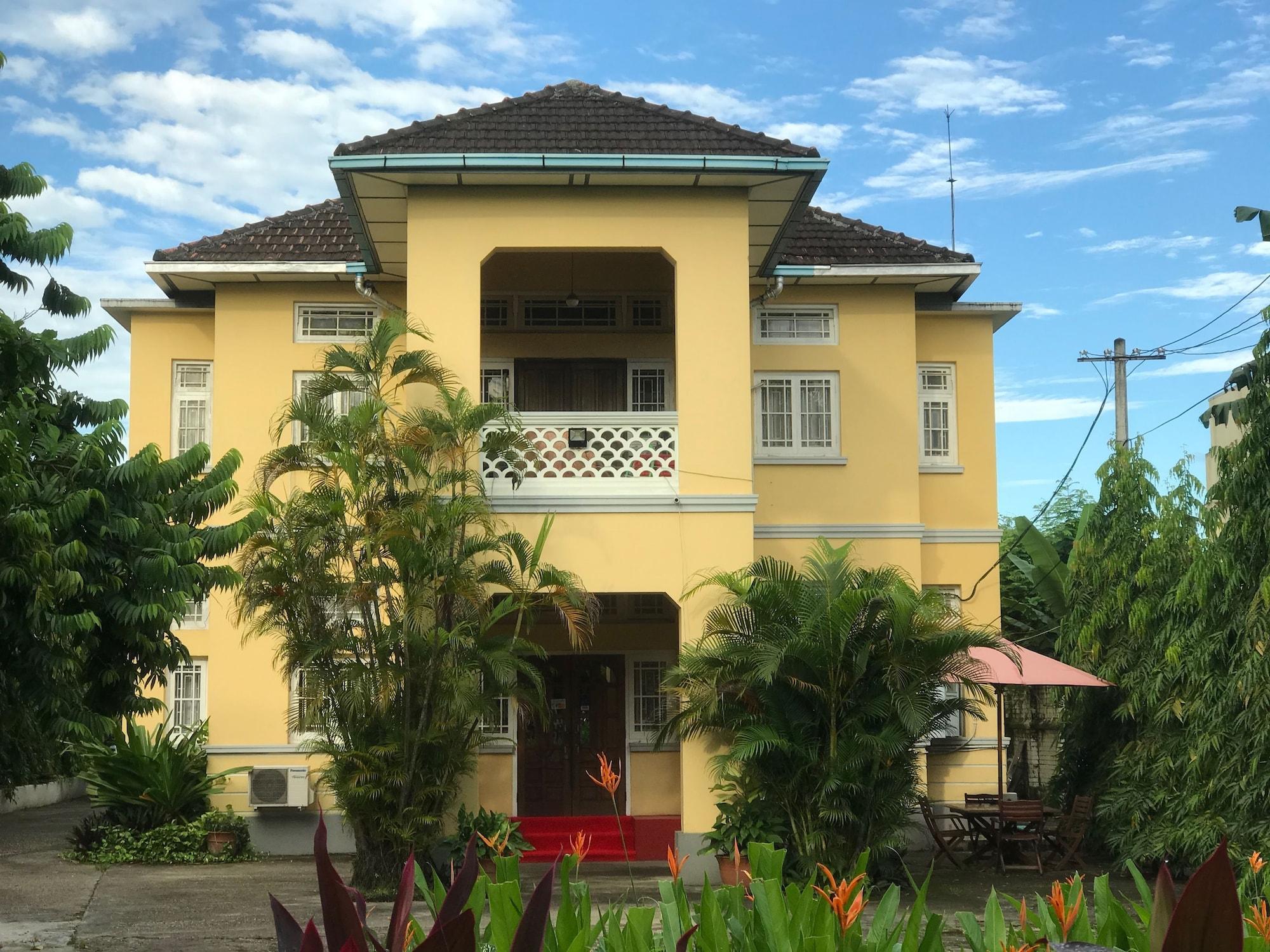 Vista Exterior Golden Guest Inn
