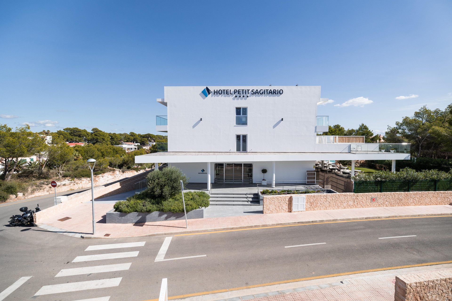 Vista Exterior Petit Sagitario ( Only Adults )