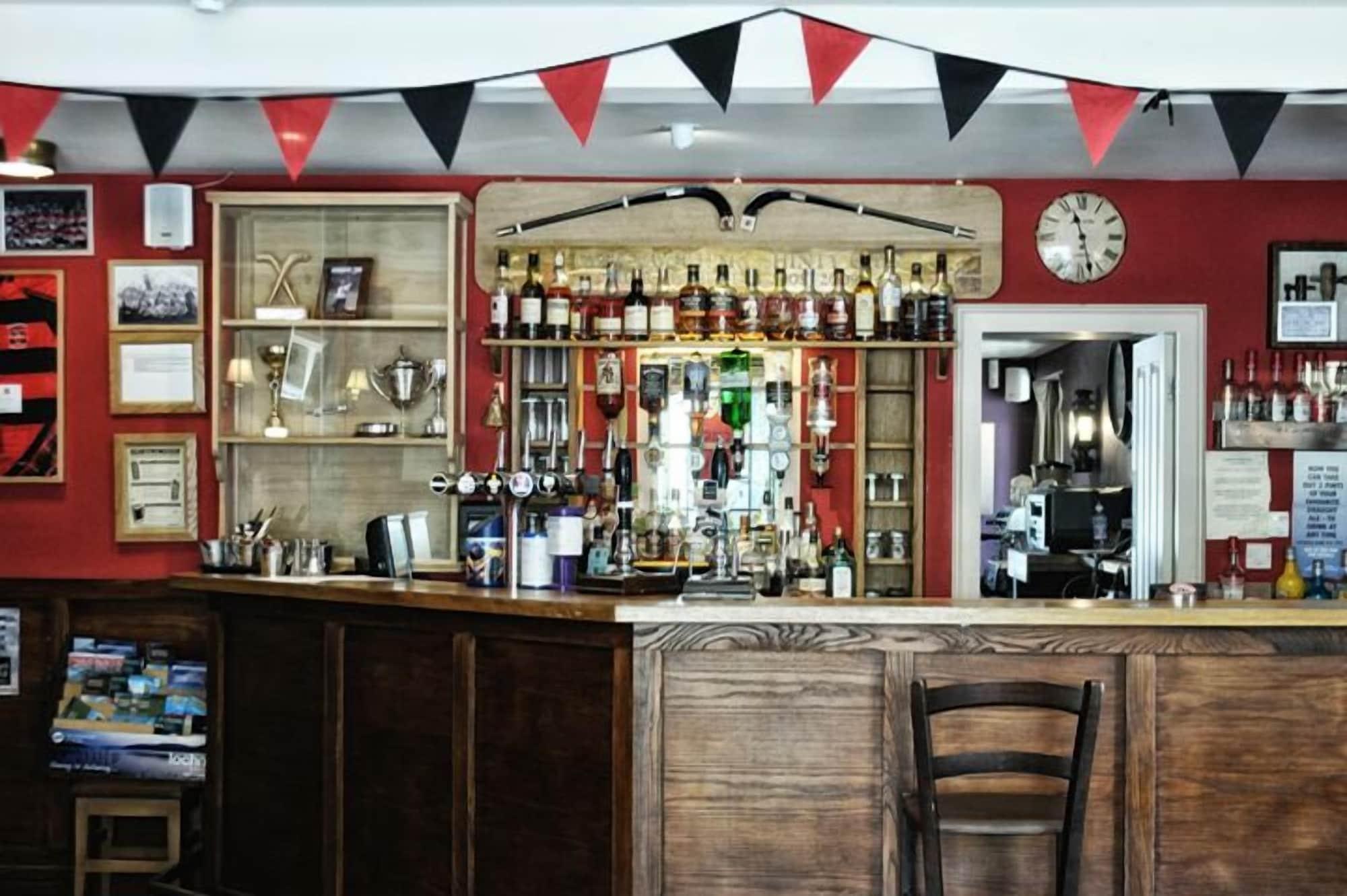 Bar/Salón Loch Ness Bunk Inn