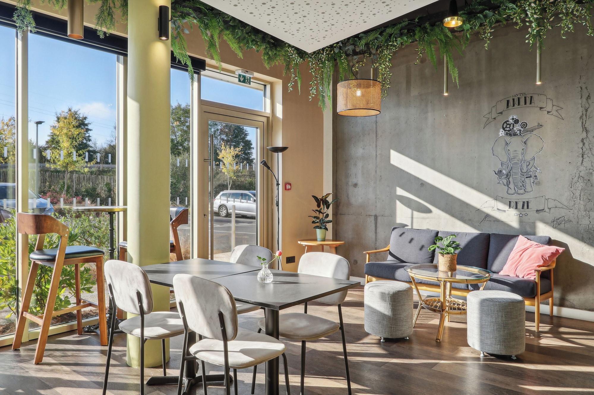 Restaurant Hotel Akena Nantes Reze Aeroport