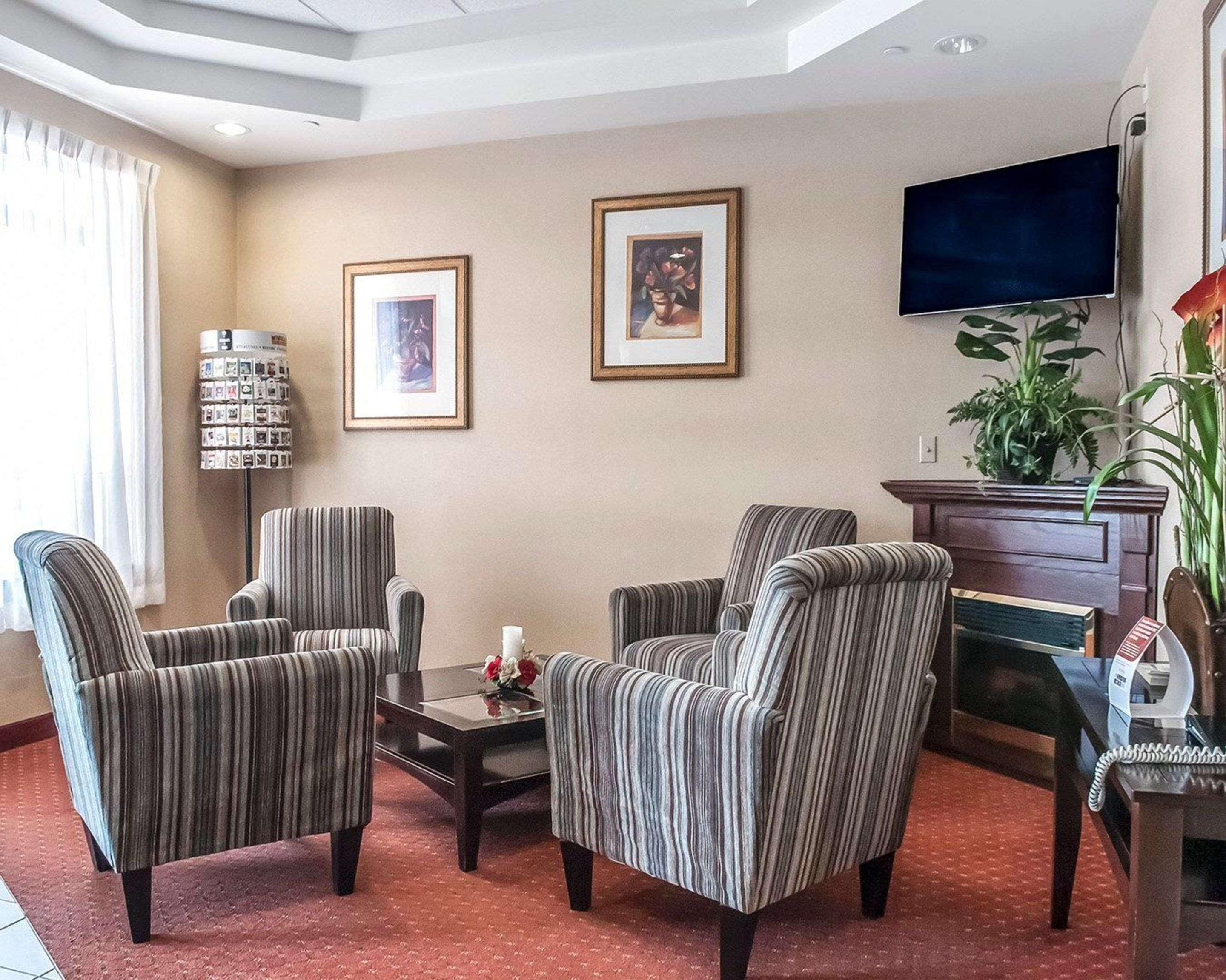 Vista Lobby Comfort Inn Mississauga