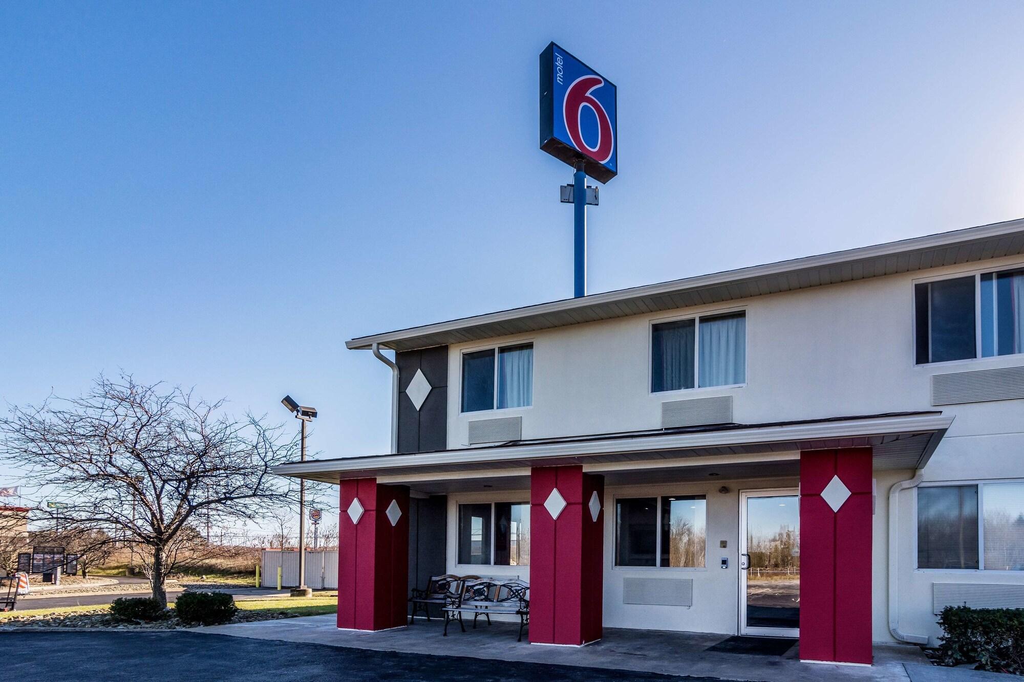 Varios Motel 6 Barkeyville, PA