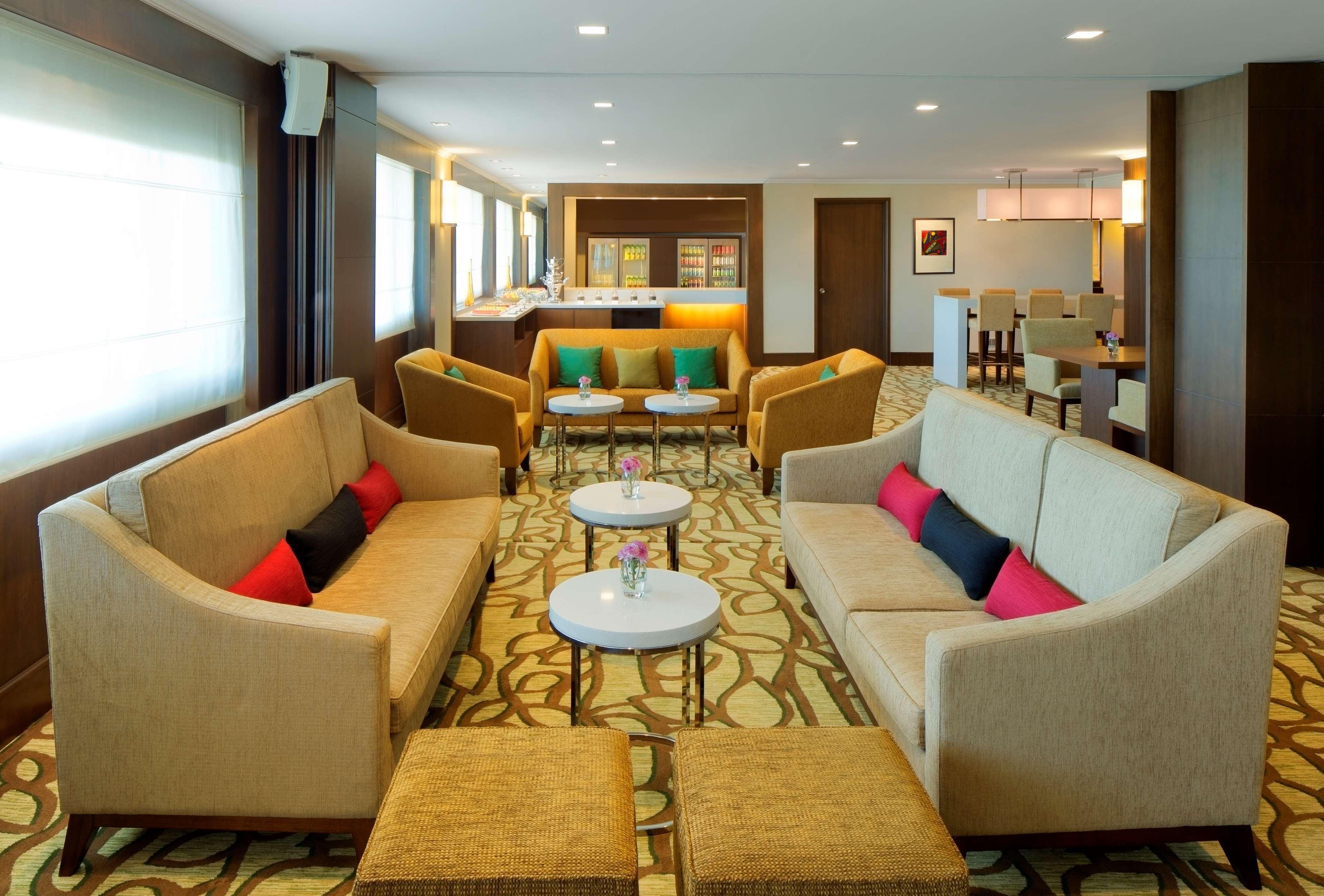Bar/Salón Radisson Hotel Brunei Darussalam